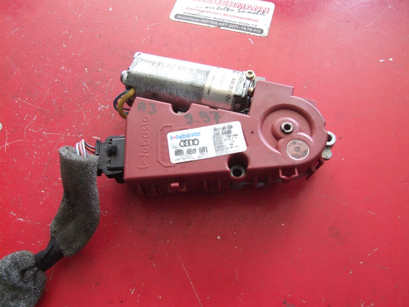 Schiebedachmotor aus Audi A3 ITT 404355 / 8D9959591 (gebraucht)