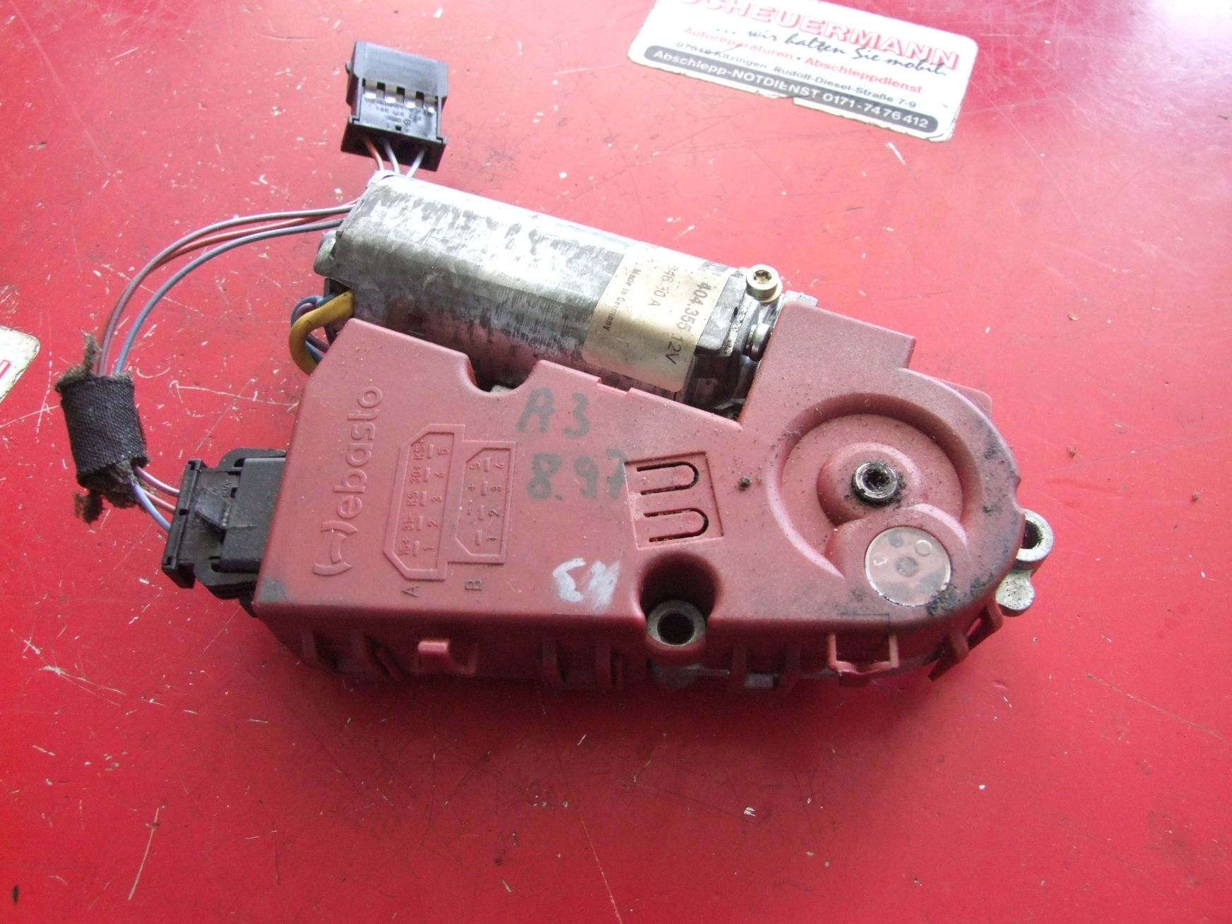 Schiebedachmotor aus Audi A3 ITT 404355 / 8D9959591 (gebraucht)