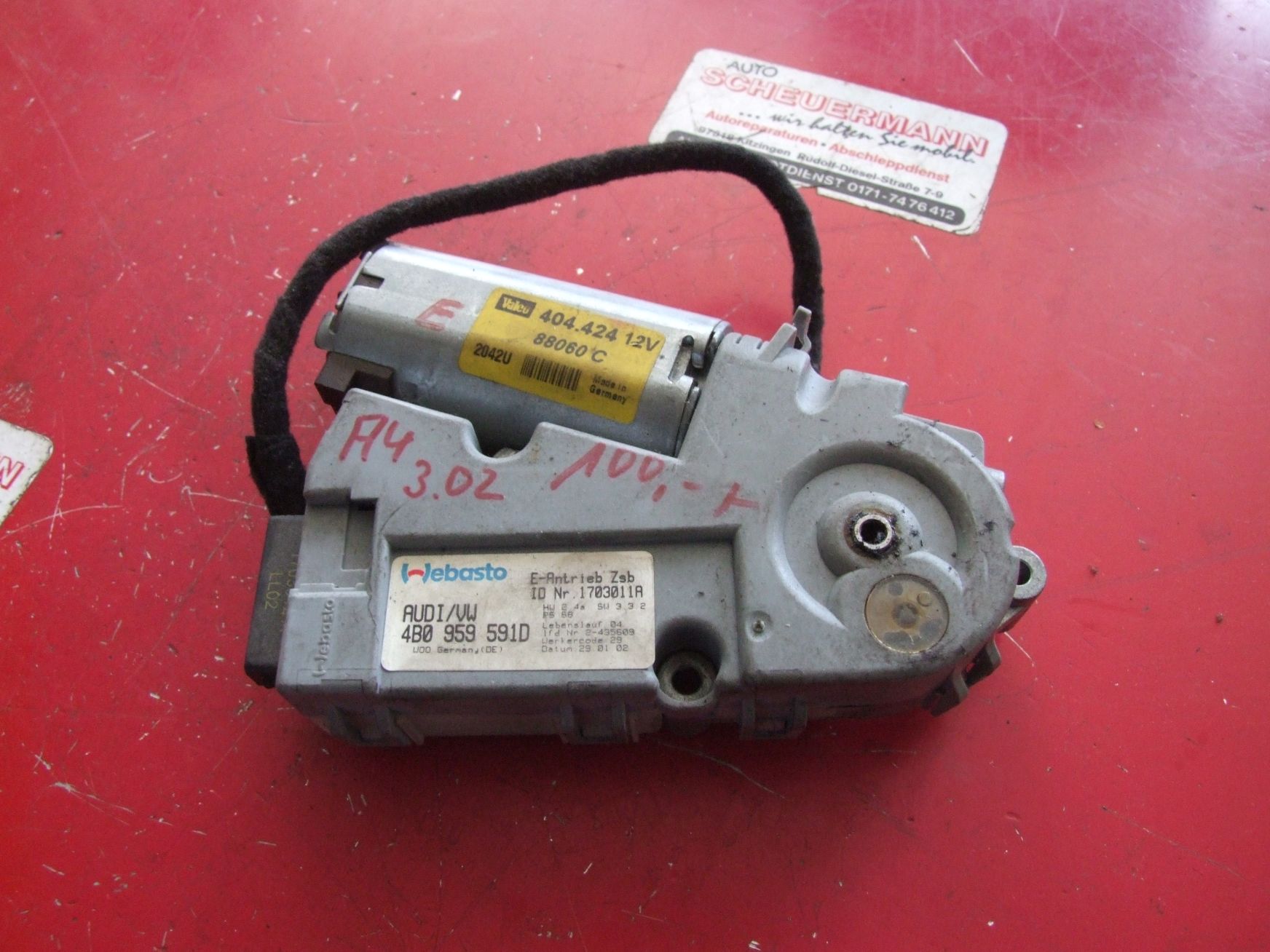 Schiebedachmotor aus Audi A4 Valeo 404424 / 4B0959591D (gebraucht)