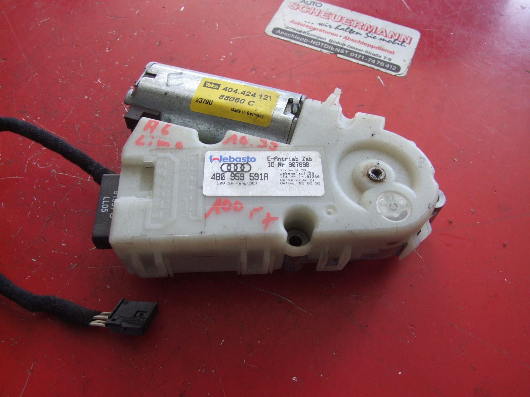 Schiebedachmotor aus Audi A6 TDi Valeo 404424 / 4B0959591A (gebraucht)