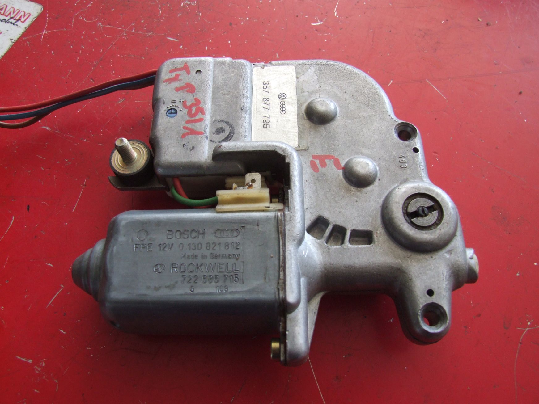 Schiebedachmotor aus VW Passat Typ35 Bosch 0130821812 / 357877795 (gebraucht)