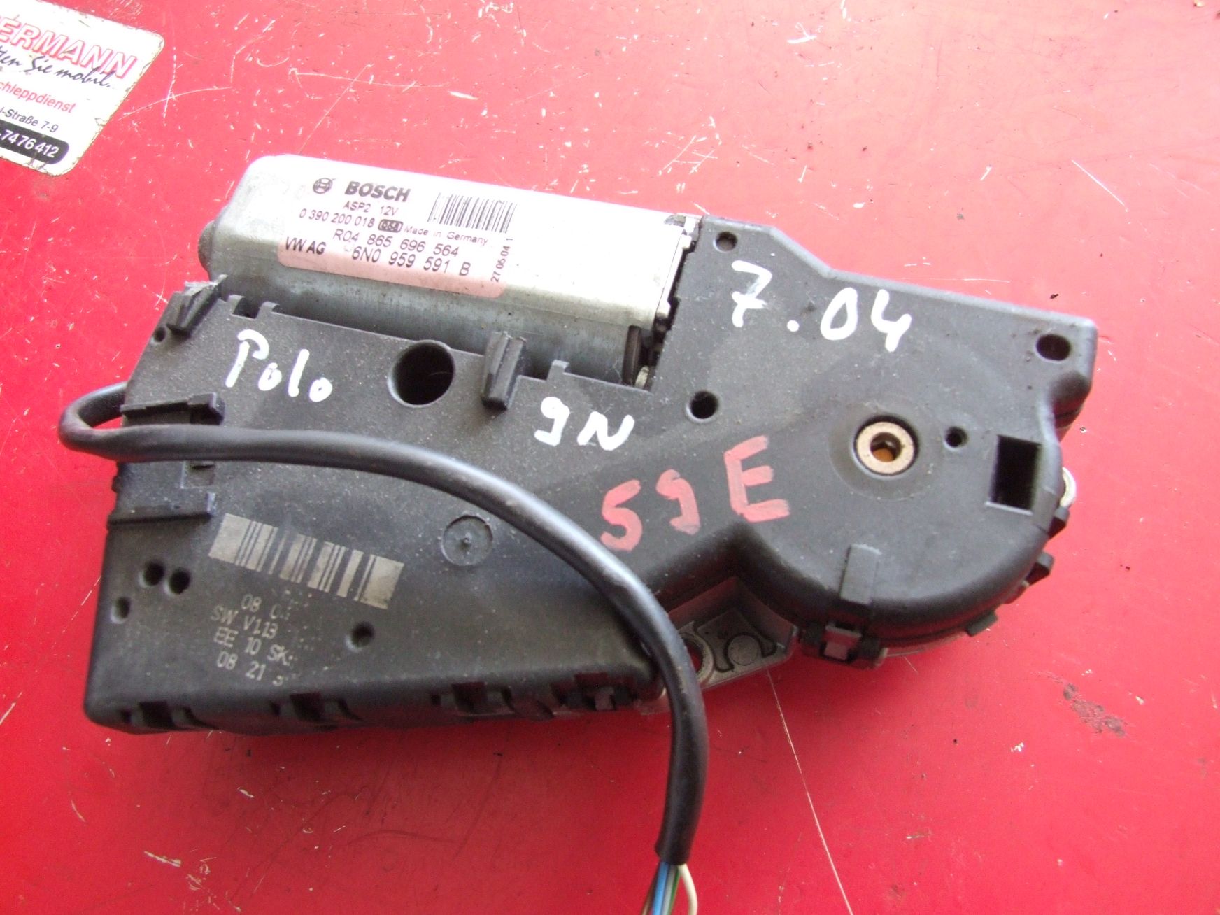 Schiebedachmotor aus VW Polo 9N Bosch 0390200018 / 6N0959591B (gebraucht)