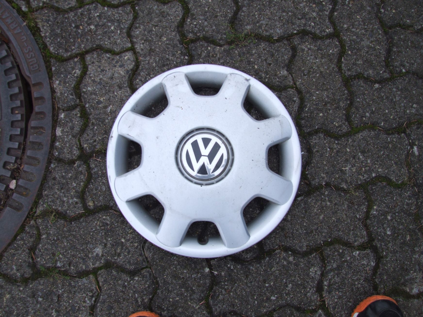 Radkappe aus VW Polo 6N VAG / 6N0601147C (gebraucht)