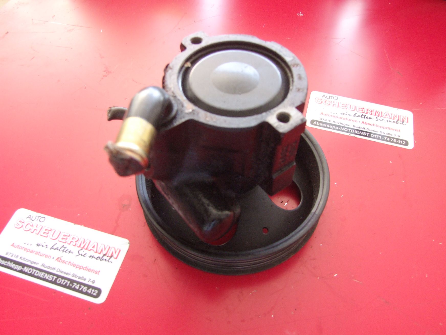 Servopumpe aus Opel Astra F GM 53504 / 90468384 (gebraucht)