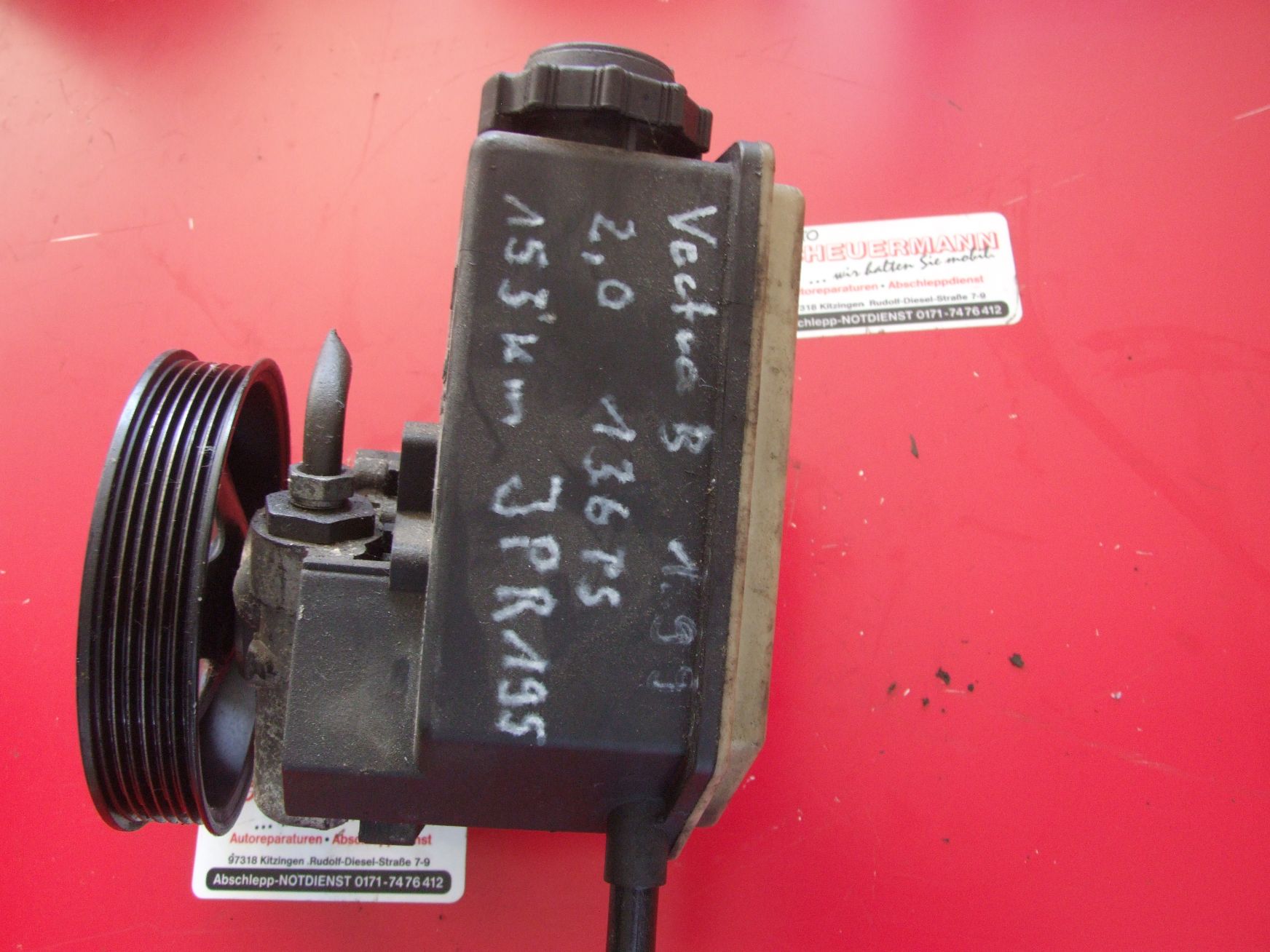 Servopumpe aus Opel Vectra B ZF / 90576809 (gebraucht)