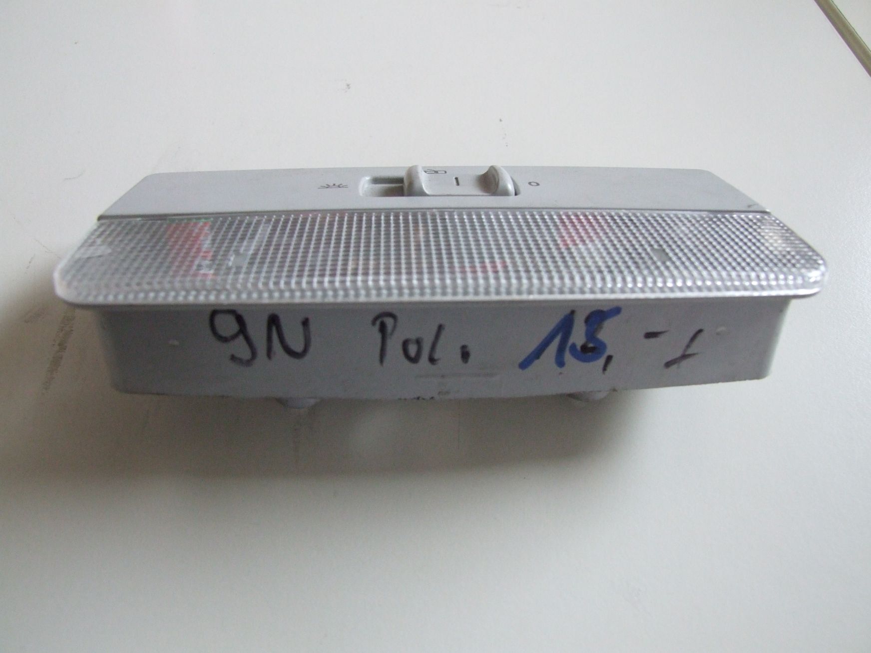 Innenleuchte aus VW Polo 9N VAG / 6Q0947105F (gebraucht)