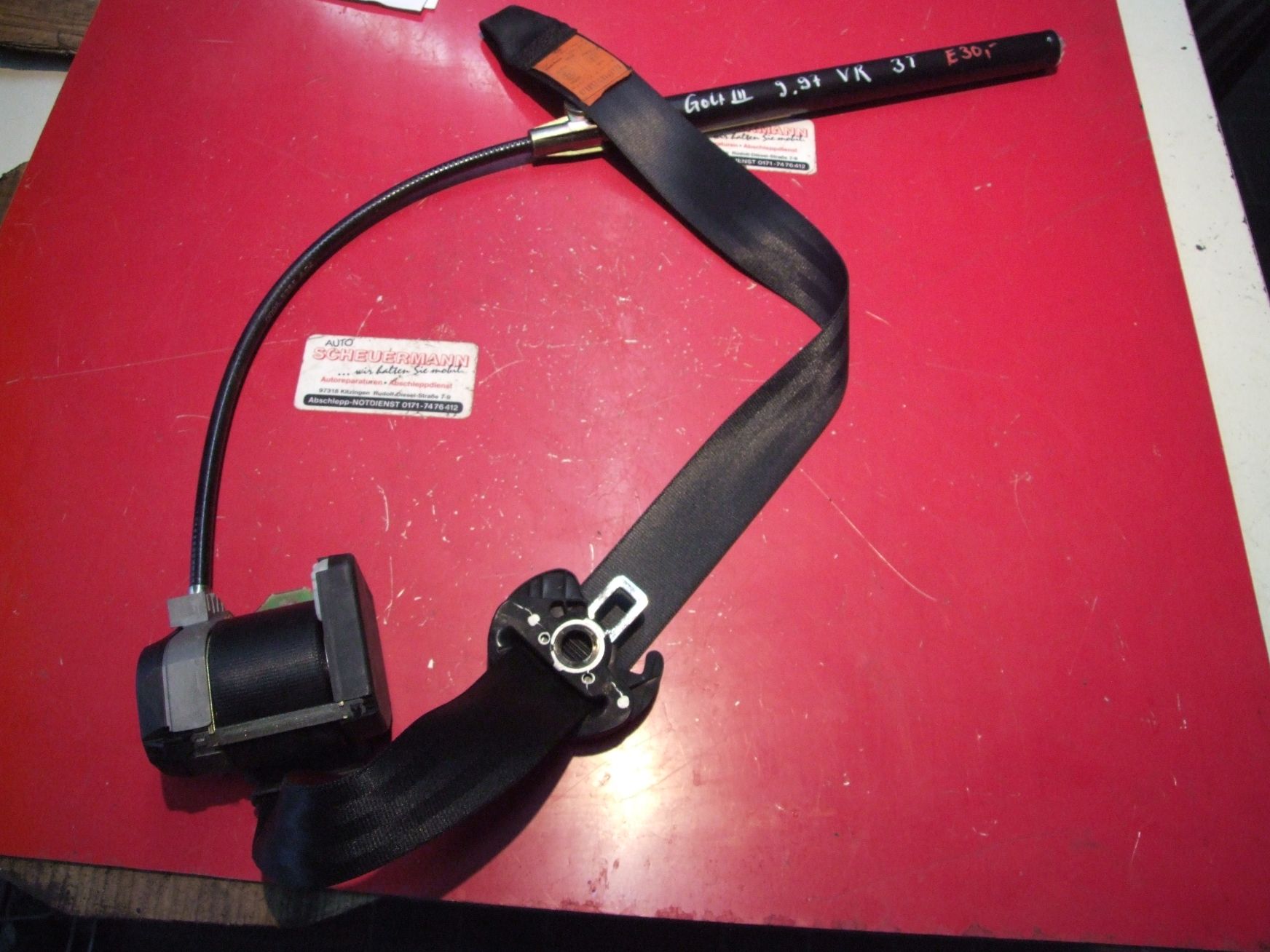 Sicherheitsgurt aus VW Golf 3 TRW / 1H3857706A (gebraucht)
