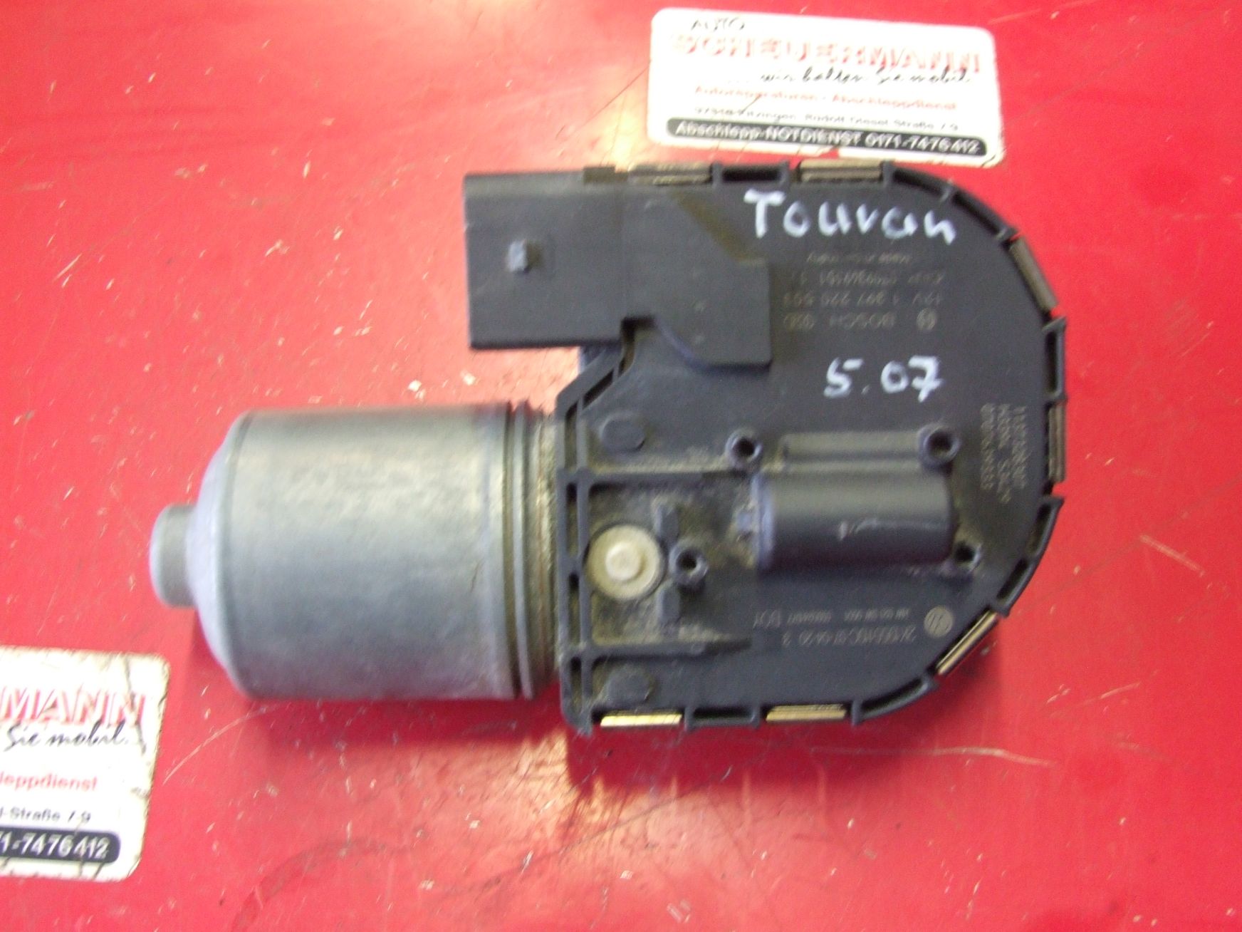 Wischermotor aus VW Touran Bosch 1397220503 / 2K1955119C (gebraucht)