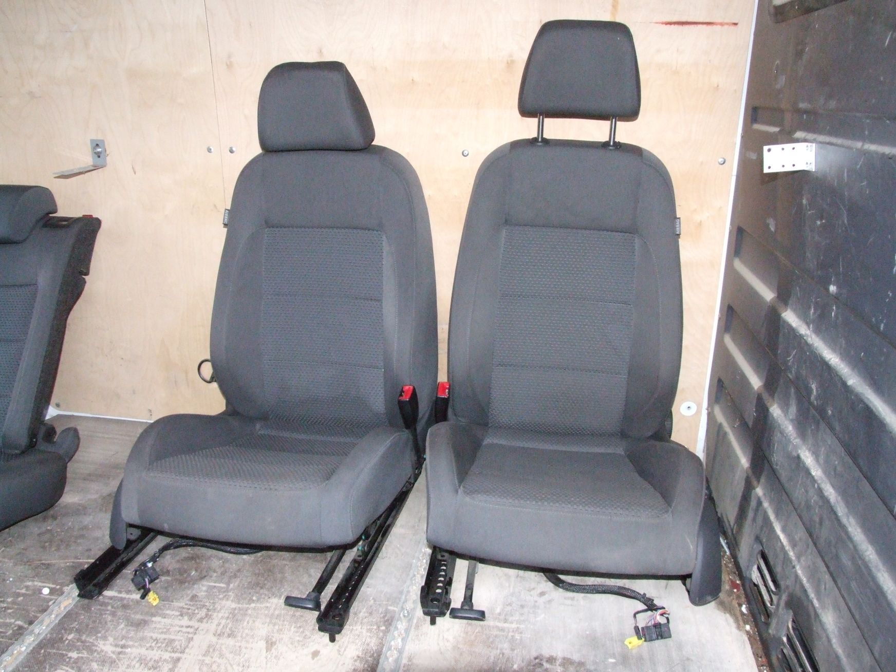 Sitzgarnitur aus VW Golf 5 VAG 1K4881106LF / 1K4881105LF (gebraucht)