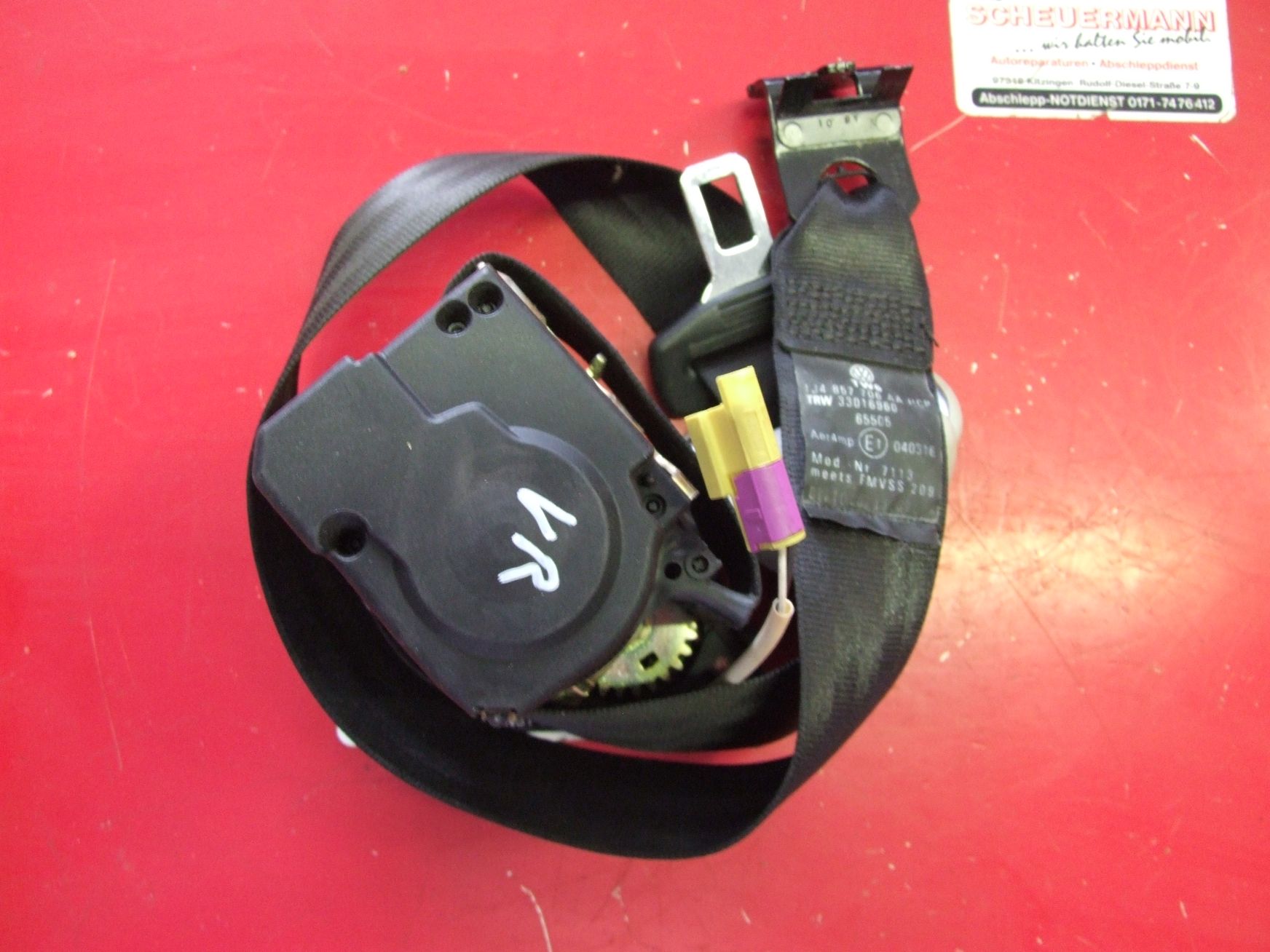 Sicherheitsgurt aus VW Golf 4 TRW / 1J4857706AA (gebraucht)