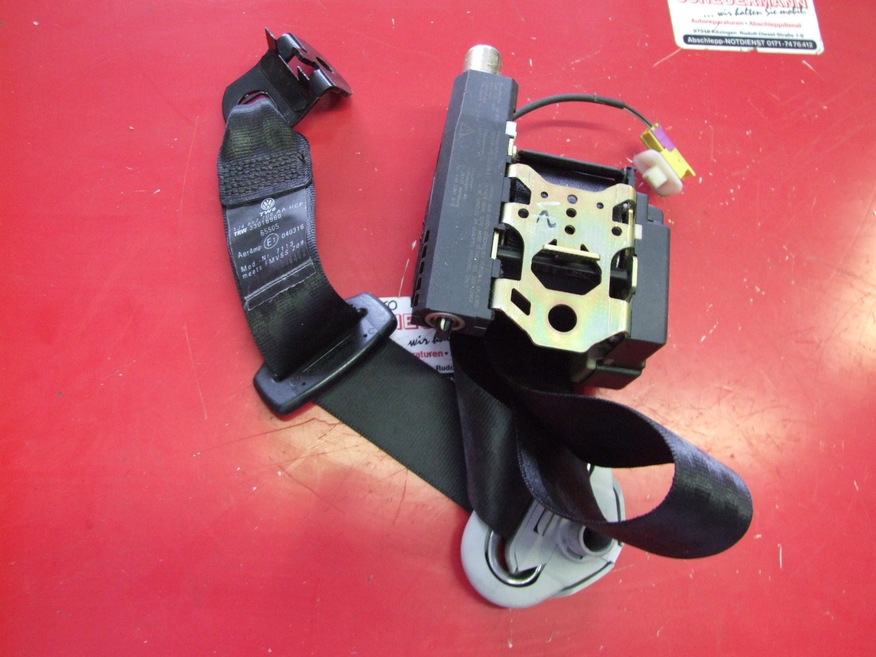 Sicherheitsgurt aus VW Golf 4 VAG / 1J4857706AA (gebraucht)