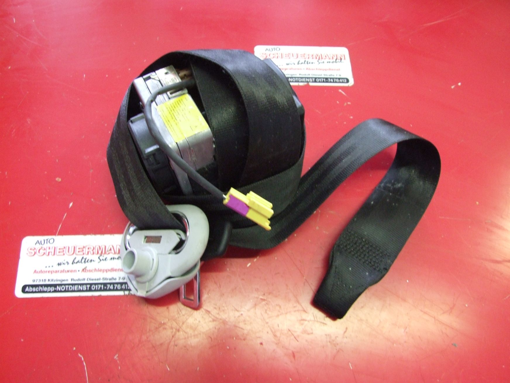 Sicherheitsgurt aus VW Golf 4 TRW / 1J3857706J (gebraucht)