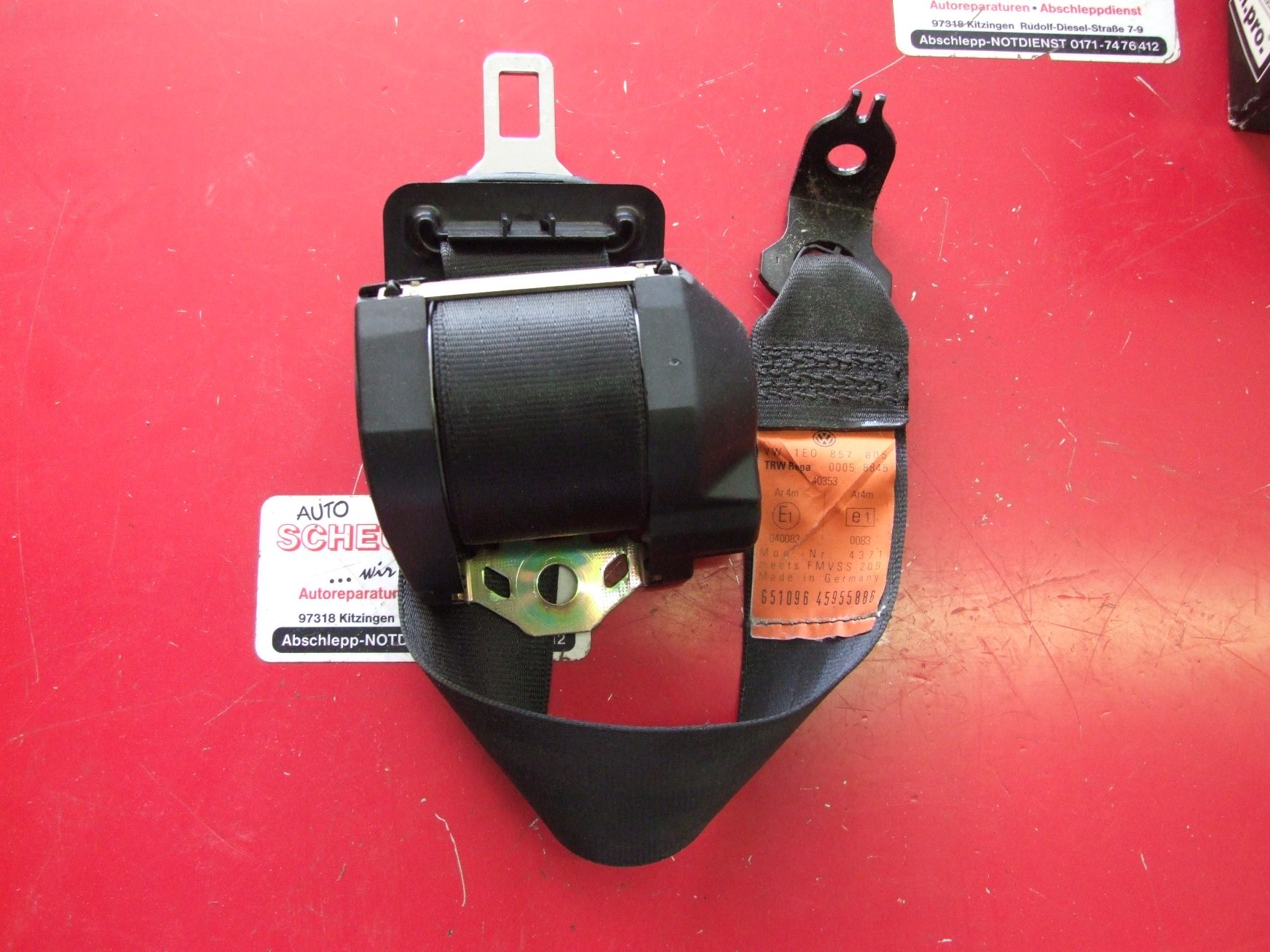 Sicherheitsgurt aus VW Golf 3 Cabrio TRW / 1E0857805 (gebraucht)