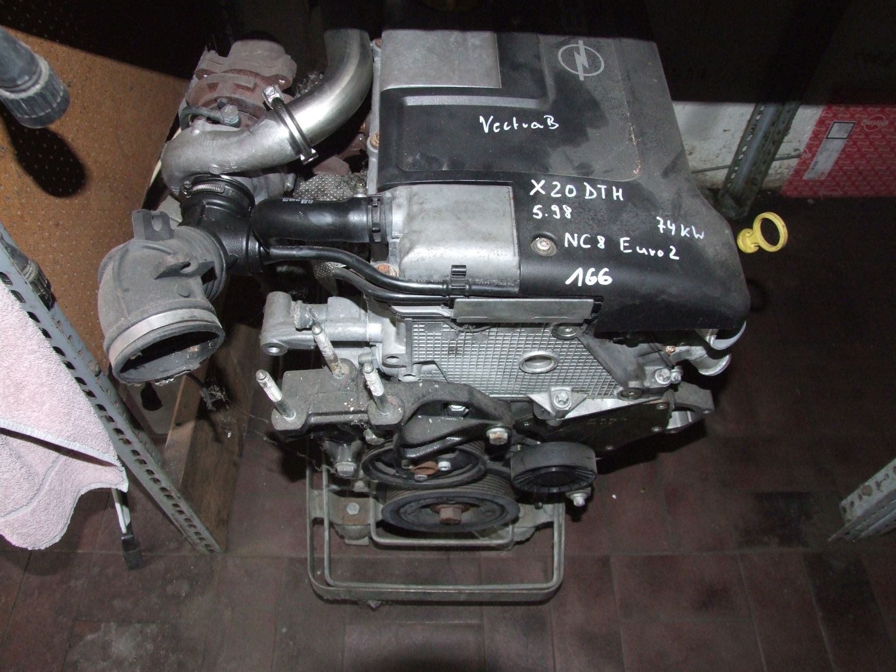 Motor aus Opel Vectra B Code X20DTH GM / 17110003 (gebraucht)