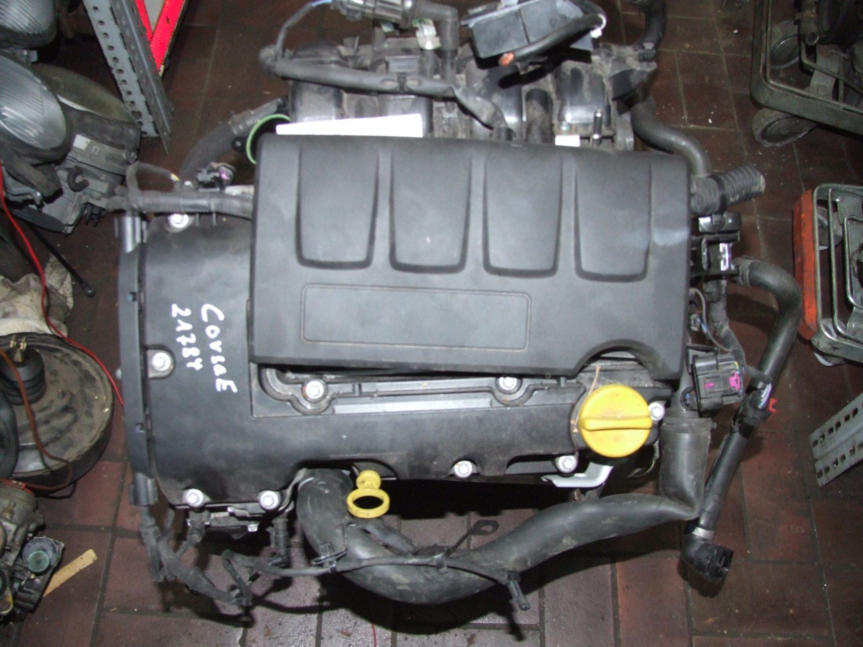 Motor aus OPEL Corsa E Code B14XEL GM / 25195589 (gebraucht)