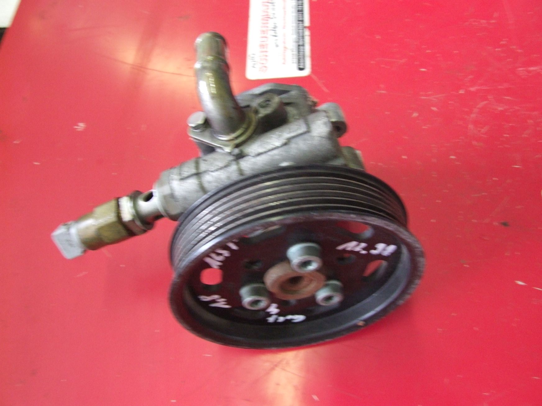 Servopumpe aus VW Golf 4 4Motion KYB / 1J0422154B (gebraucht)