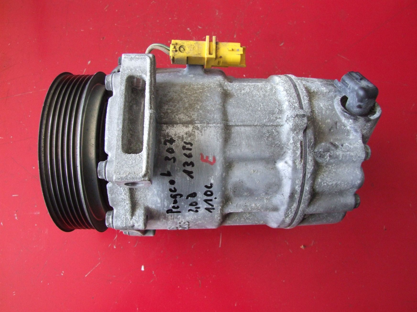 Klimakompressor aus Peugeot 307 Break Sanden / 9651911380 (gebraucht)