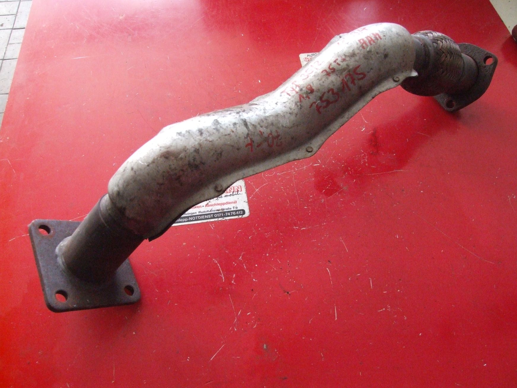 Hosenrohr aus VW Typ 35/2 753175 / 1H0253087D (gebraucht)