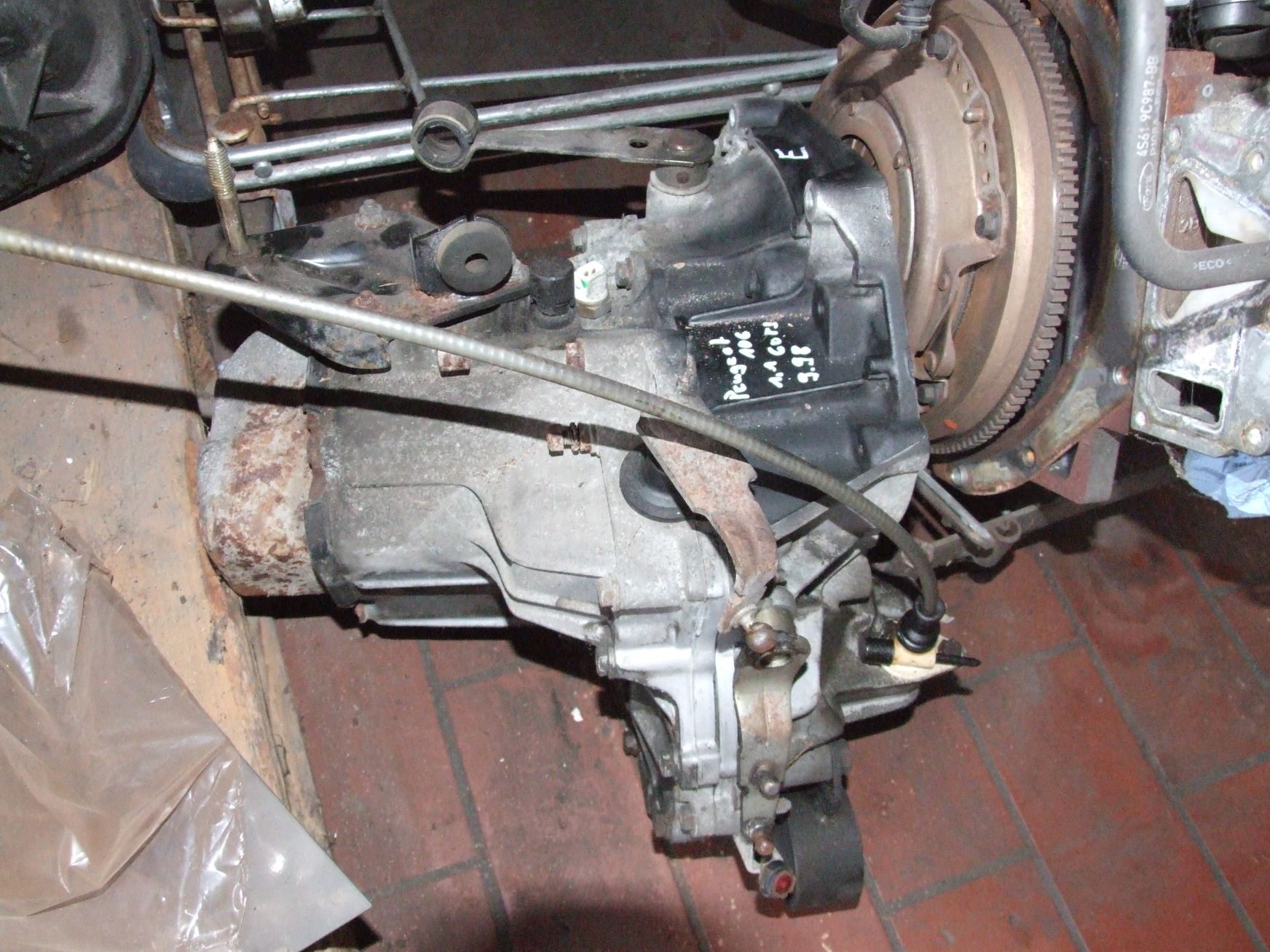 Getriebe aus Peugeot 106 Peugeot 2CB56 (gebraucht)