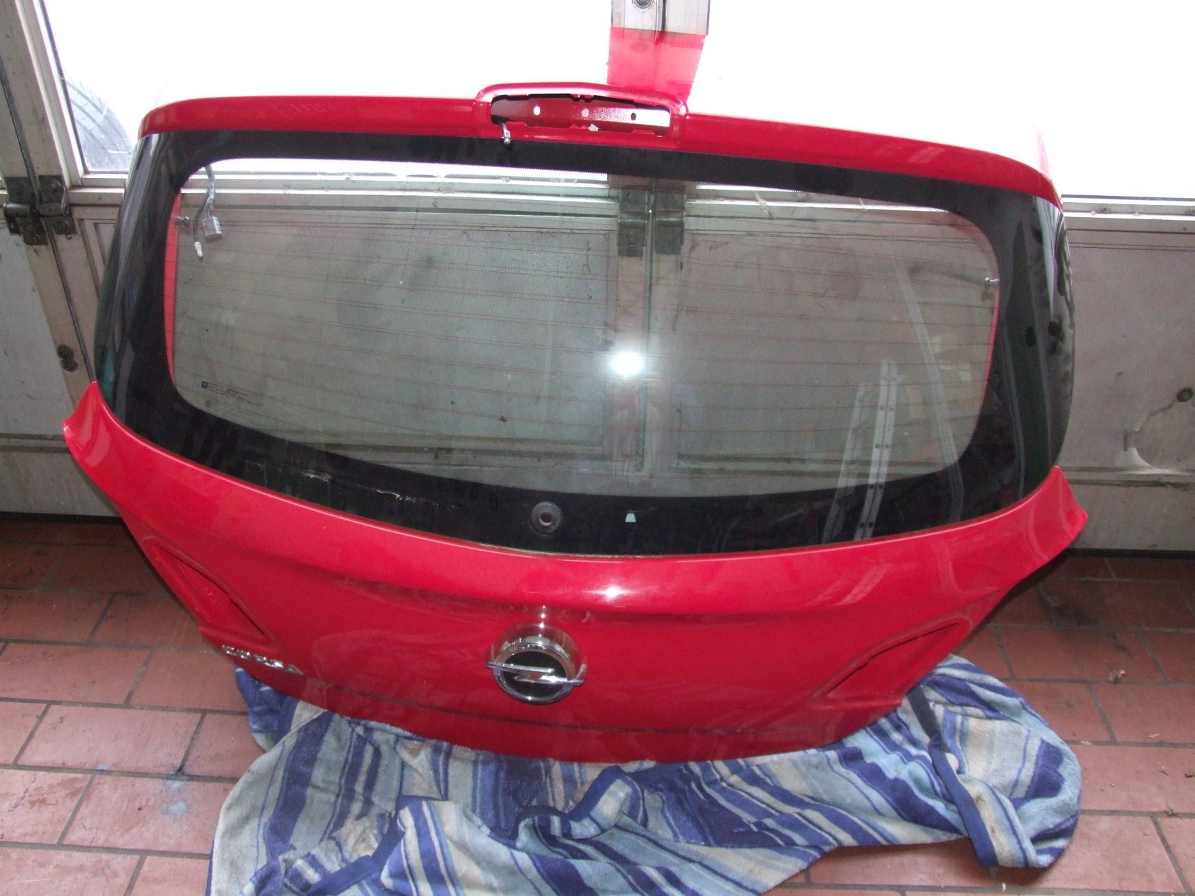 Heckklappe aus OPEL Corsa E GM / 13428015 (gebraucht) Heckklappe aus OPEL Corsa E GM / 13428015 (gebraucht)