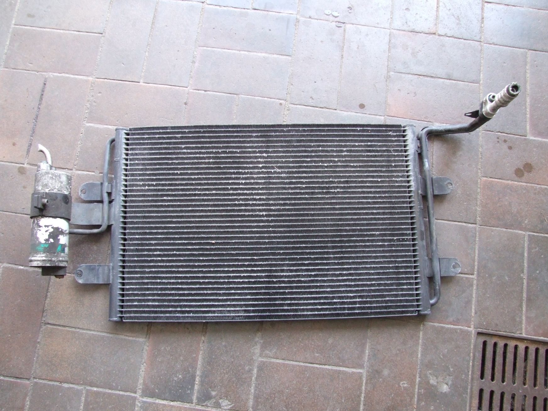 Klimakühler aus VW Golf 4 VAG / 1J0820411D (gebraucht)