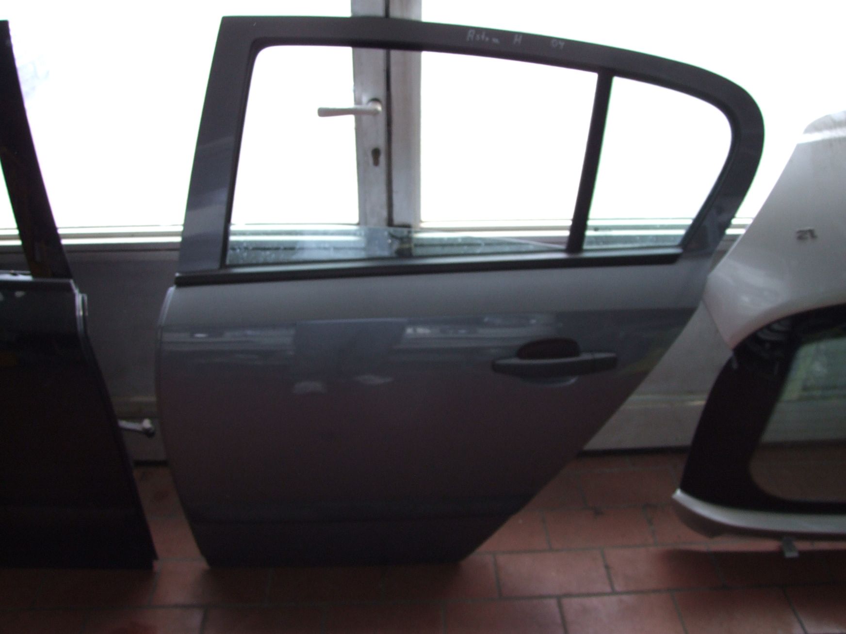 Türe aus Opel Astra H GM / 13162876 (gebraucht)