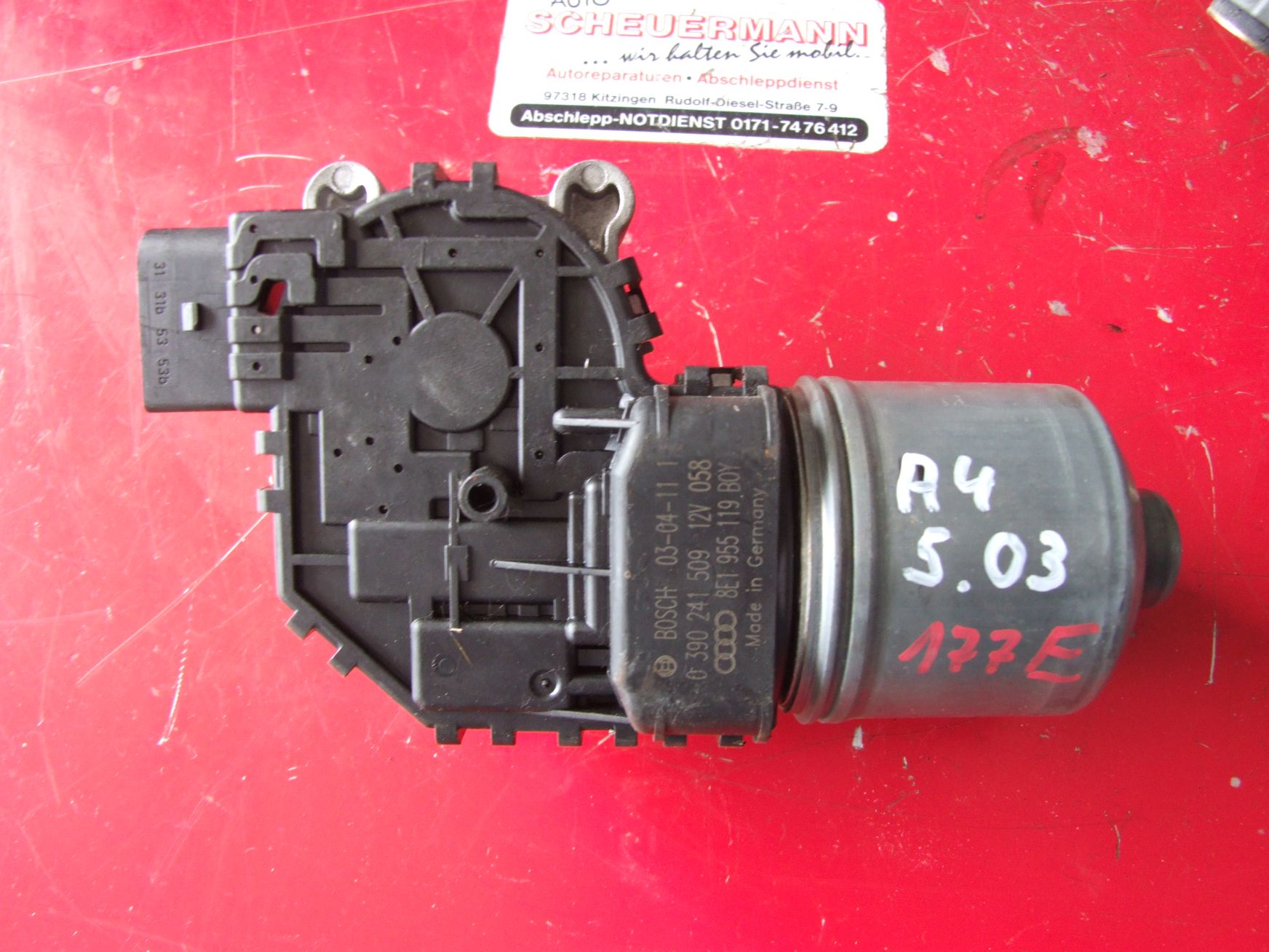 Wischermotor aus Audi A4 Avant Bosch 0390241509 / 8E1955119 (gebraucht)