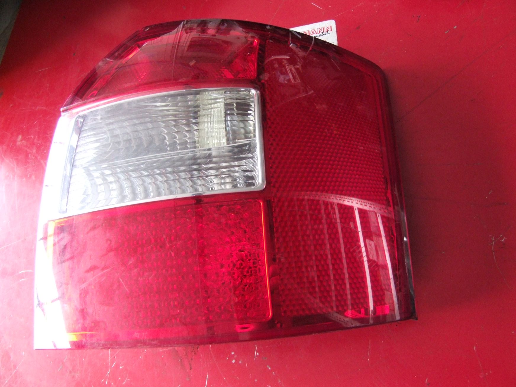 Heckleuchte aus Audi A4 Avant VAG 8E9945258 / 8E9945096 (gebraucht)