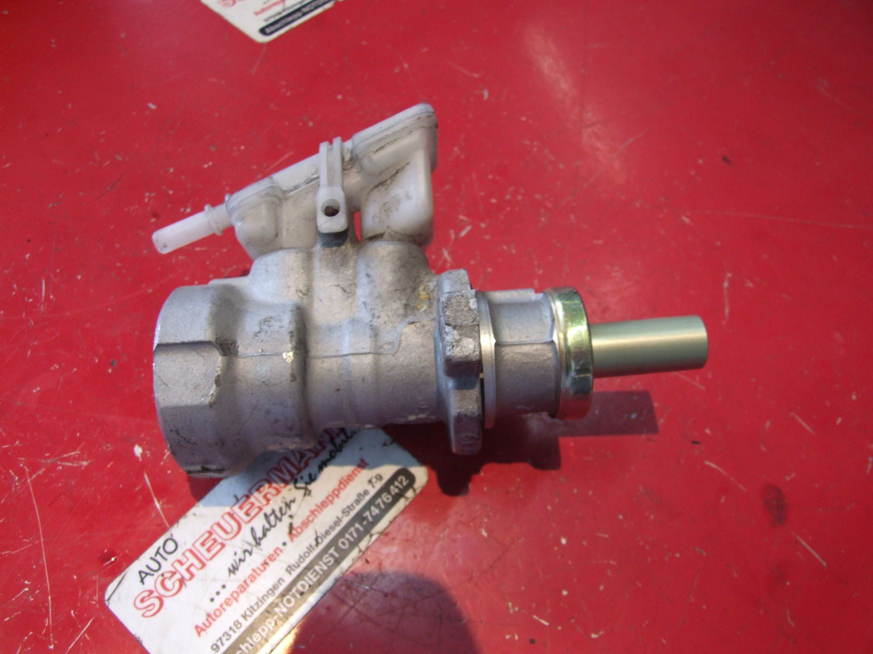 Hauptbremszylinder aus Ford Focus 1 Diesel Bosch 1094179 / 98AB2B507BB (gebraucht)