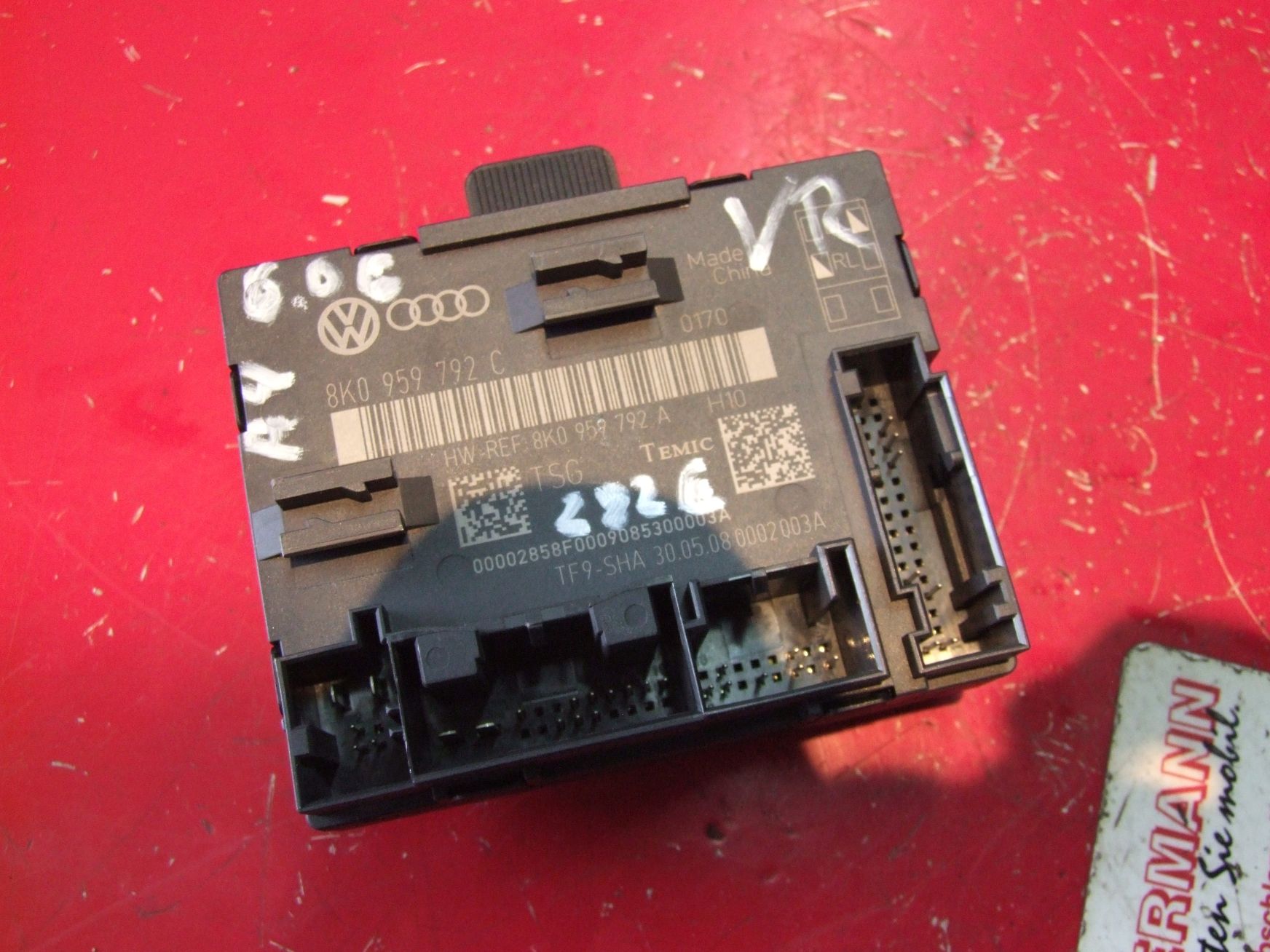 Steuergerät Tür aus Audi A4 Avant Temic 8K0959792A / 8K0959792C (gebraucht)