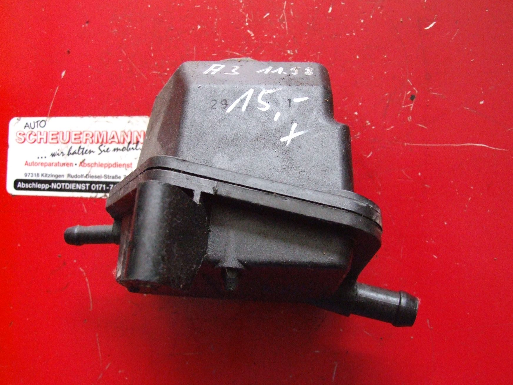 Servobehälter aus Audi A3 VAG / 1J0422371B (gebraucht)