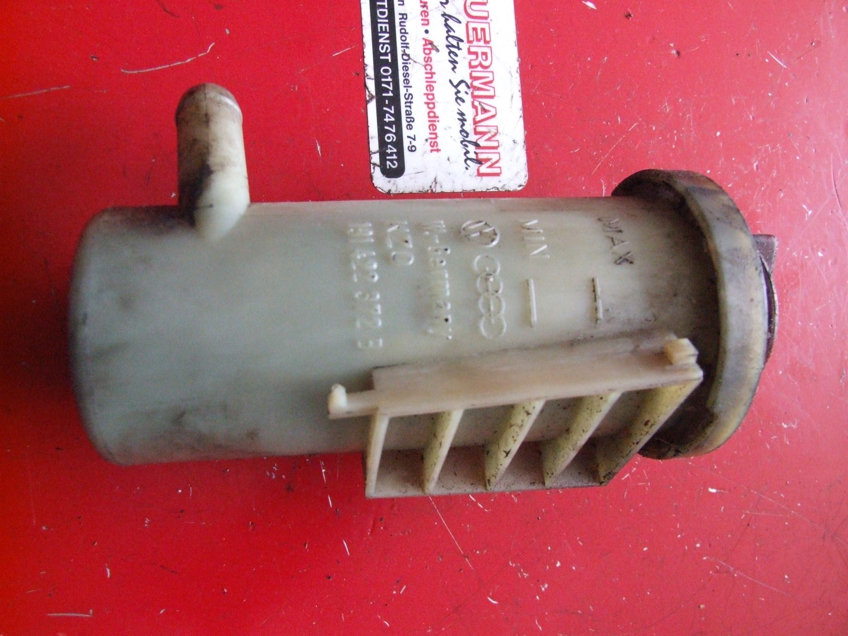 Servobehälter aus VW Golf 2 / 191422372B (gebraucht)