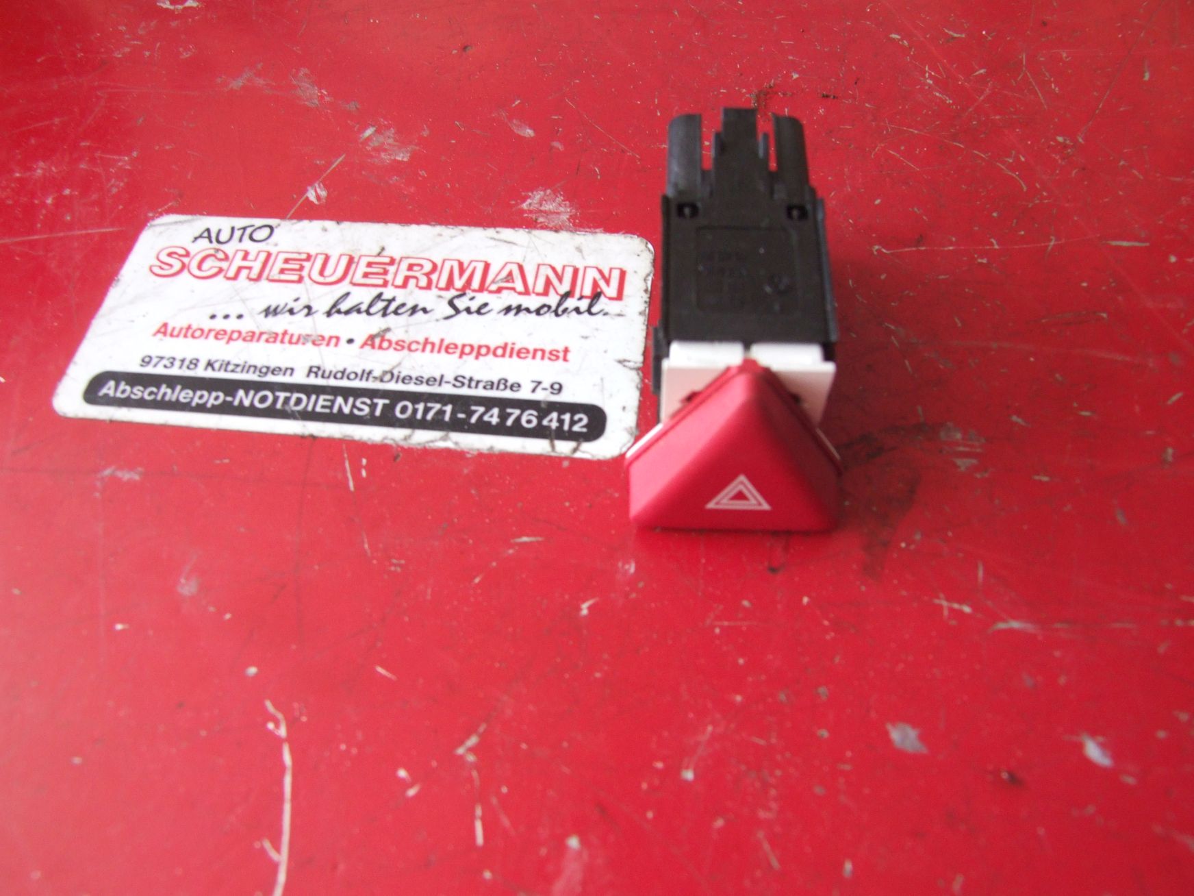 Schalter Warnblinker aus VW Golf 5 VAG / 1T0953509 (gebraucht)