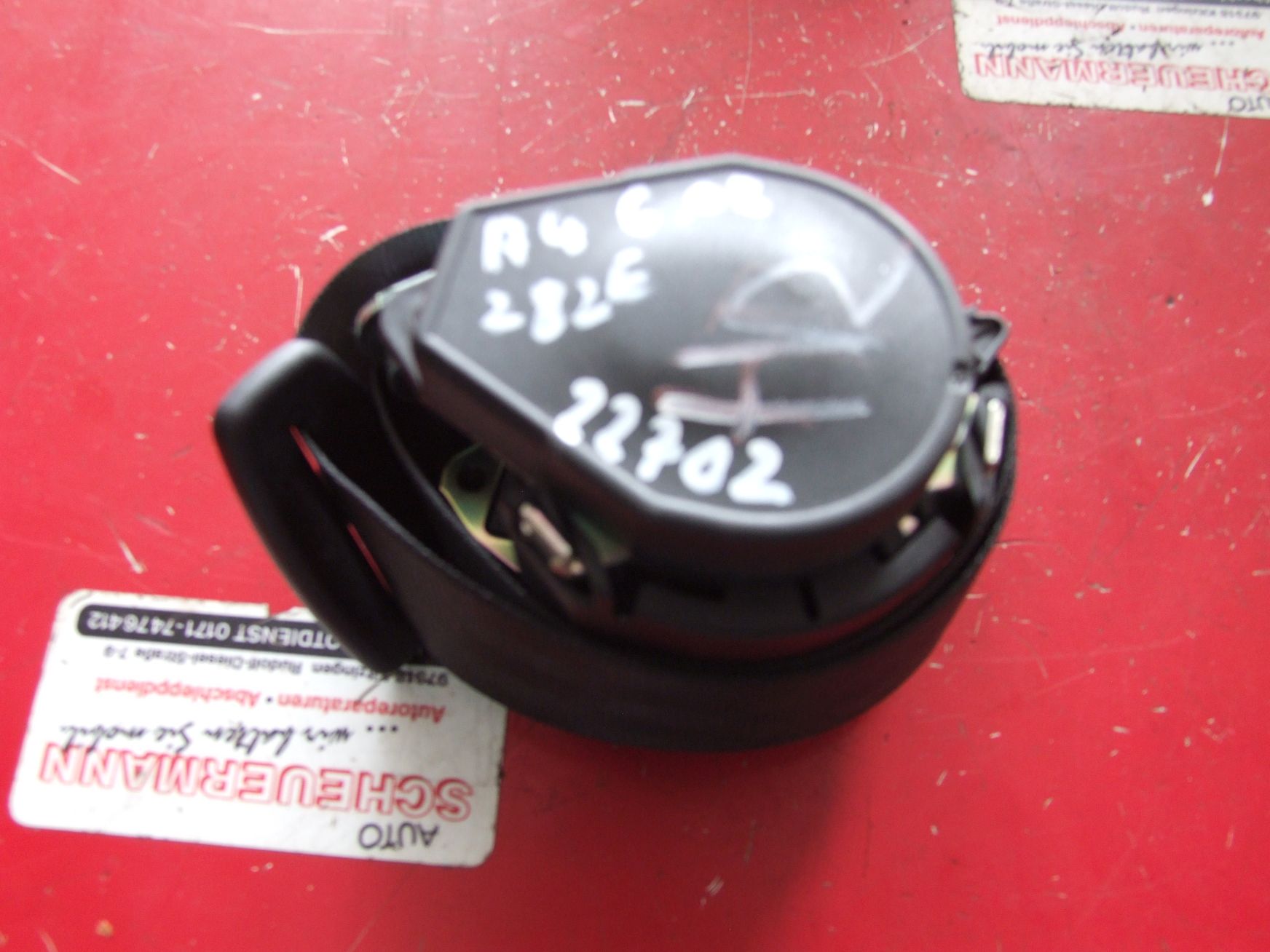 Sicherheitsgurt aus Audi A4 Avant VAG 610307000 / 8K0857805K (gebraucht)