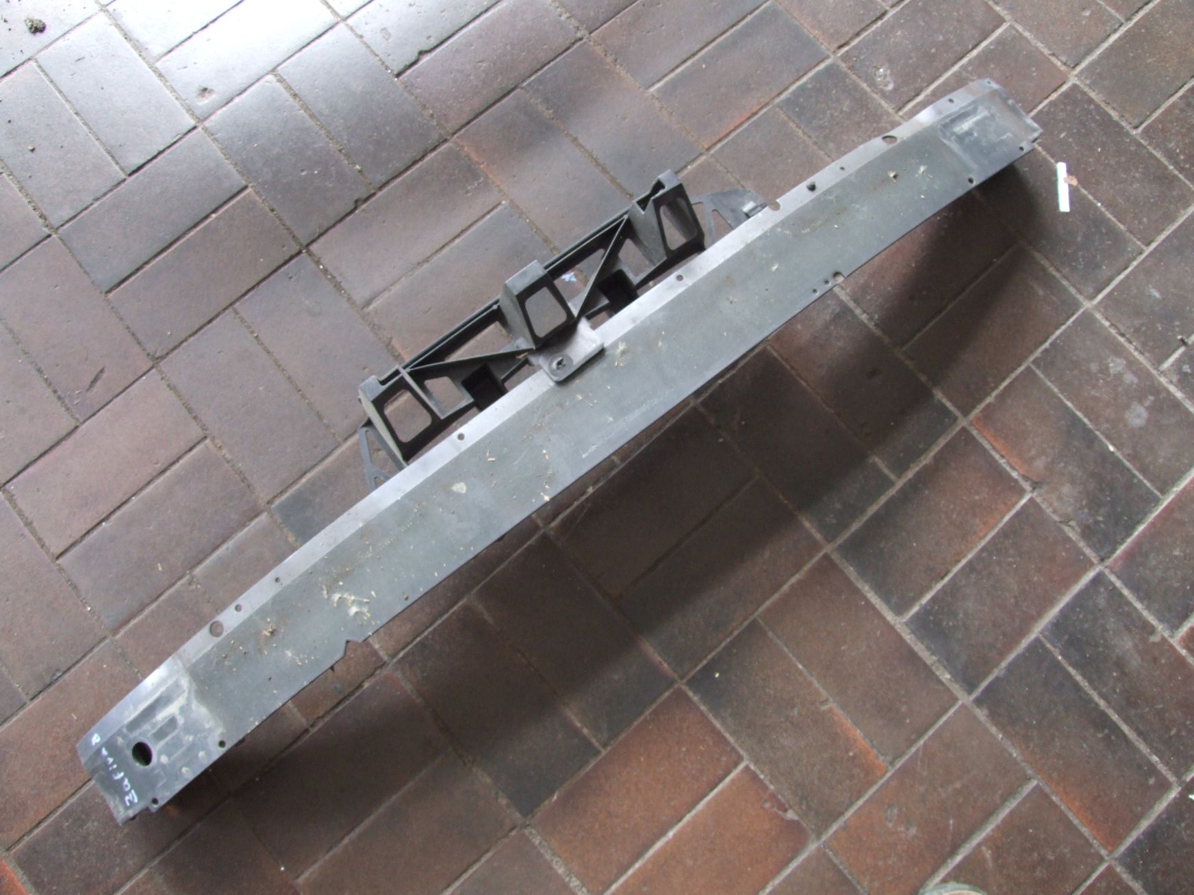Stoßstangenträger aus Opel Zafira B GM / 24460537 (gebraucht)