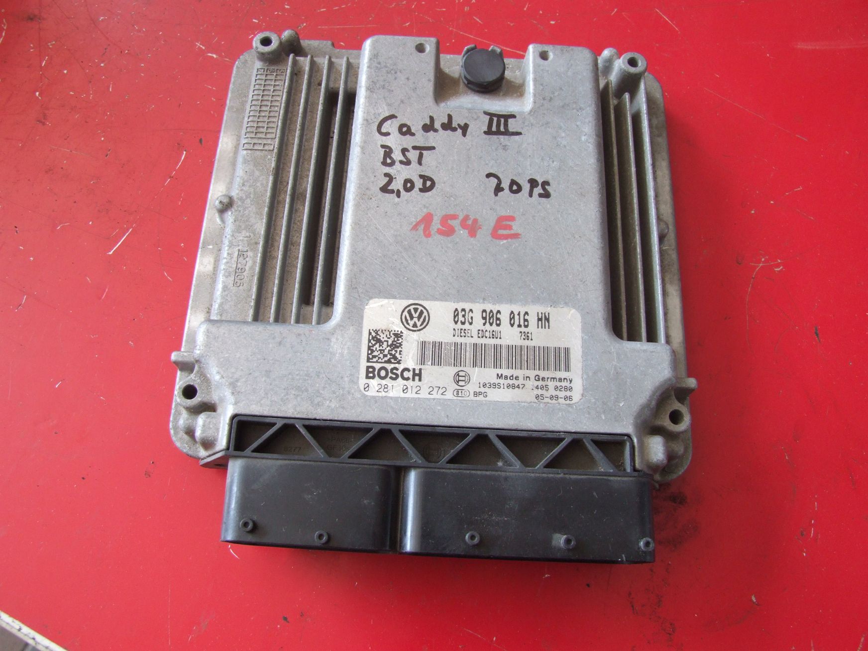 Steuergerät aus VW Caddy 3 Bosch 0281012272 / 03G906016HN (gebraucht)