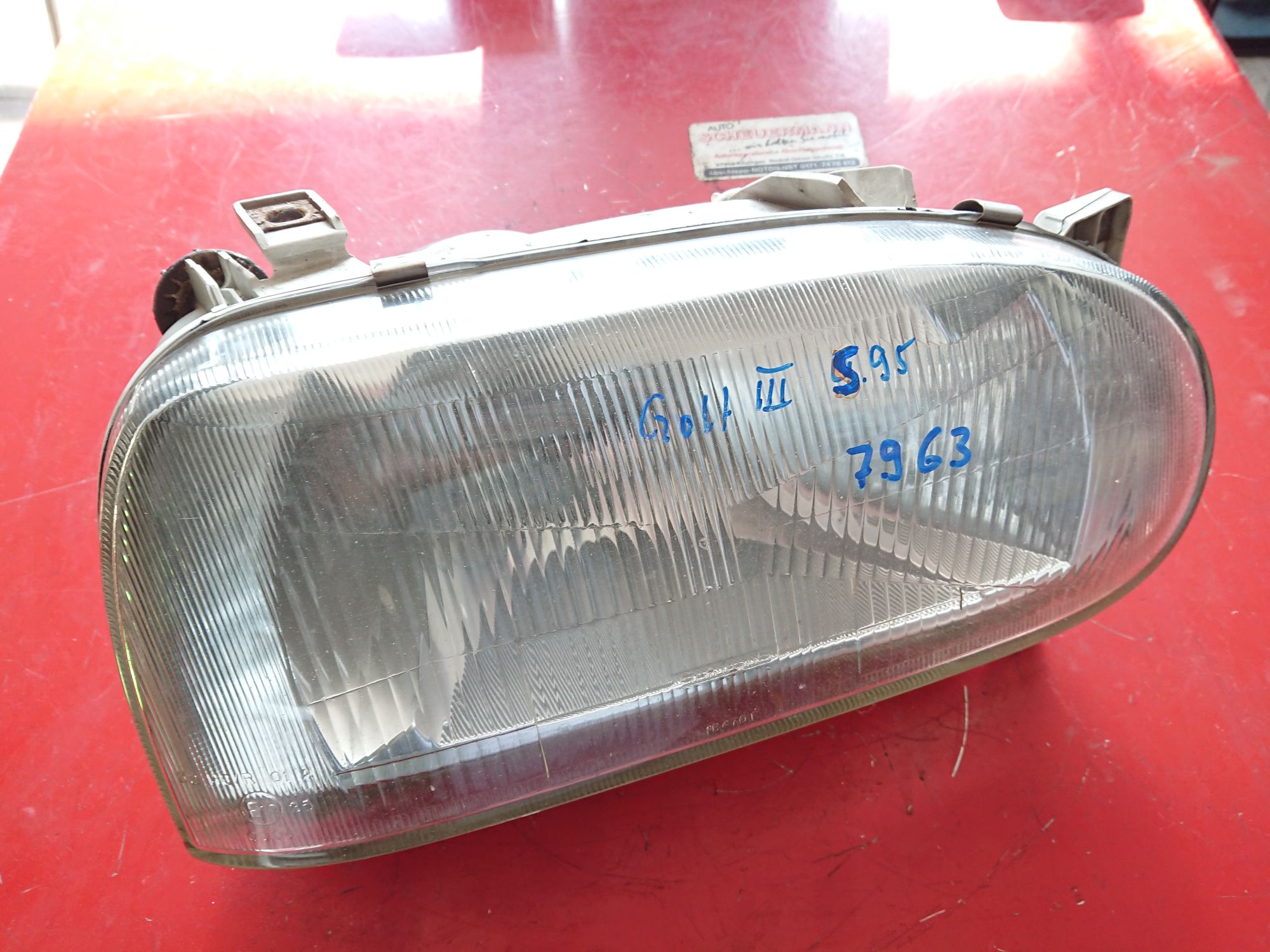 Scheinwerfer aus VW Golf 3 Saturnus / 1H6941018AA (gebraucht)