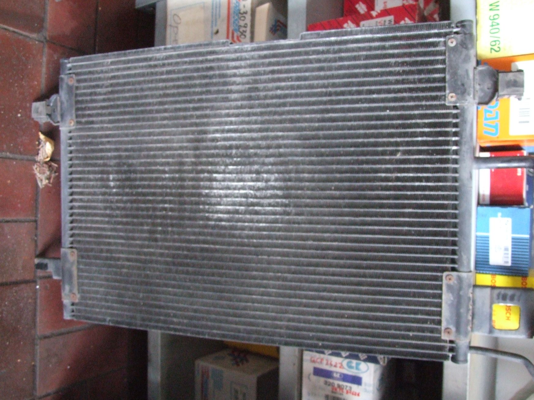 Klimakühler aus VW Passat 3B VAG / 8D0260401D (gebraucht)