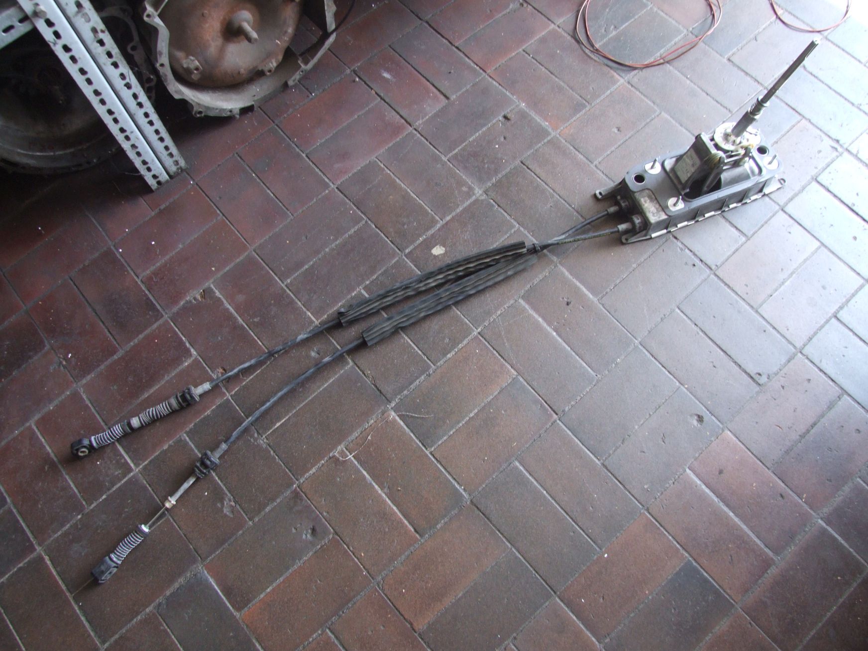 Schaltkulisse aus VW Golf 6 VAG 1K0711266AC-1K0711265AR / 1K0711049CH (gebraucht)