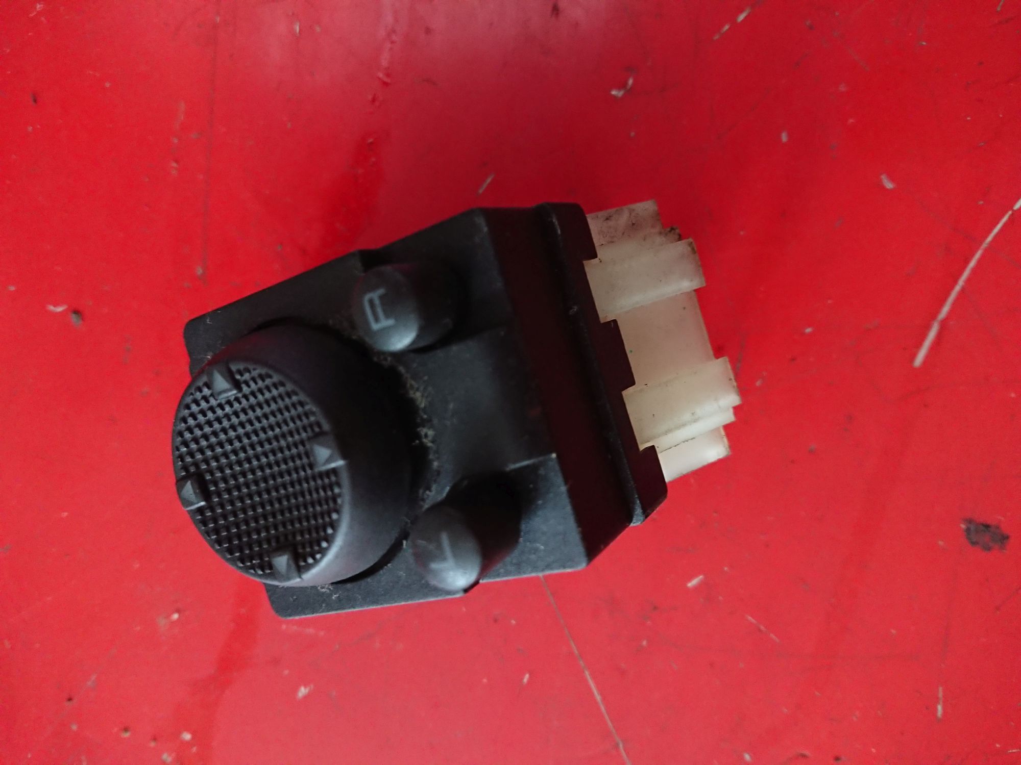 Schalter Spiegel aus VW Golf 3 VAG / 1H0959656 (gebraucht)