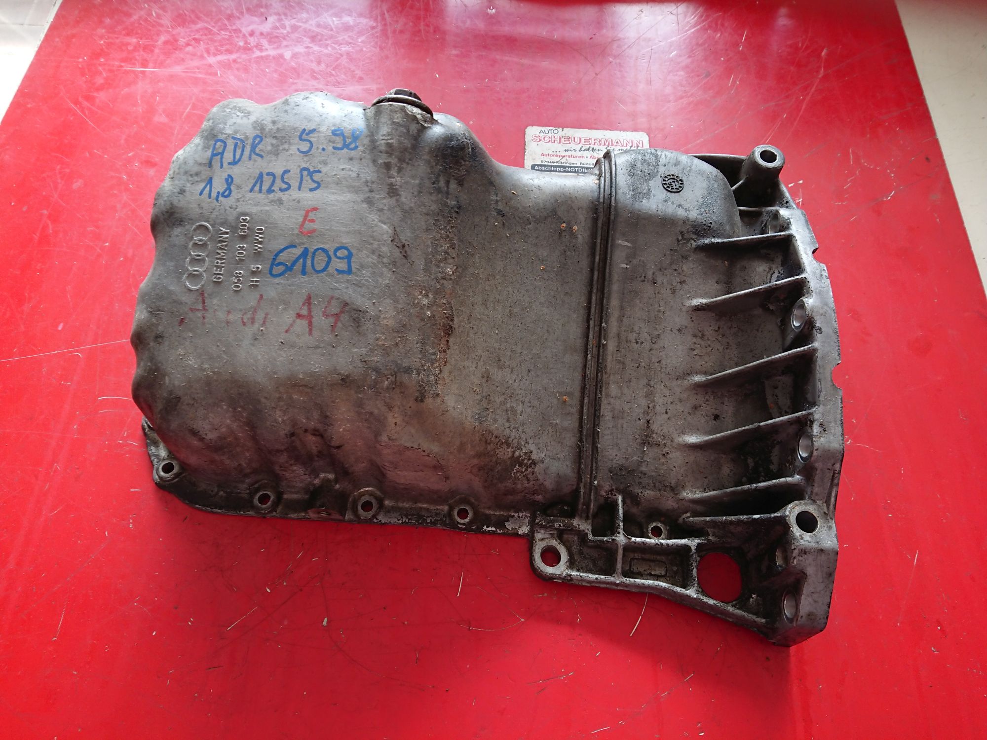 Ölwanne aus Audi A4 VAG / 058103603 (gebraucht)