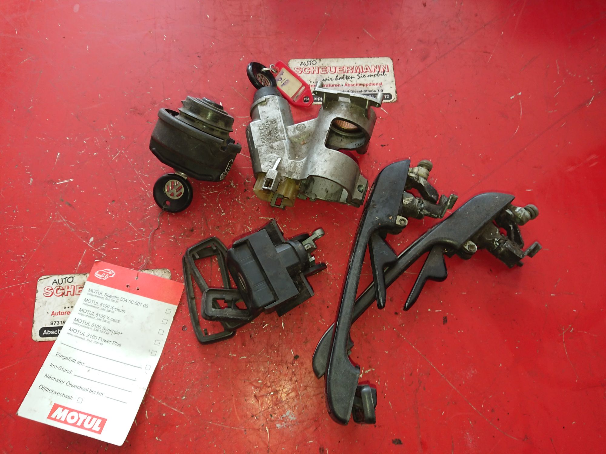 Schlosssatz aus VW Golf 2 VAG 191837205-191837206 / 357905851 (gebraucht)