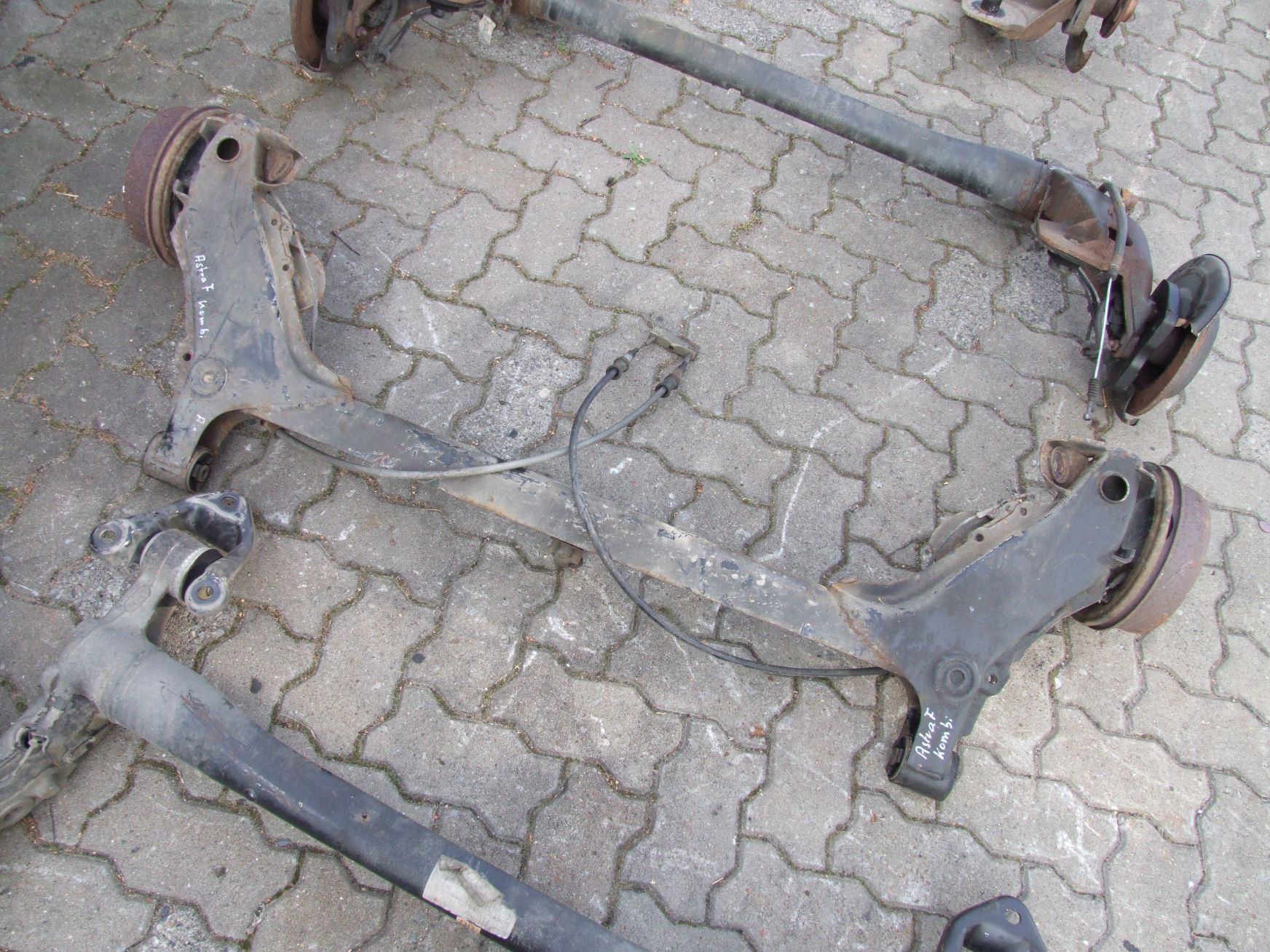 Hinterachse aus Opel Corsa D GM / 13342368 (gebraucht)