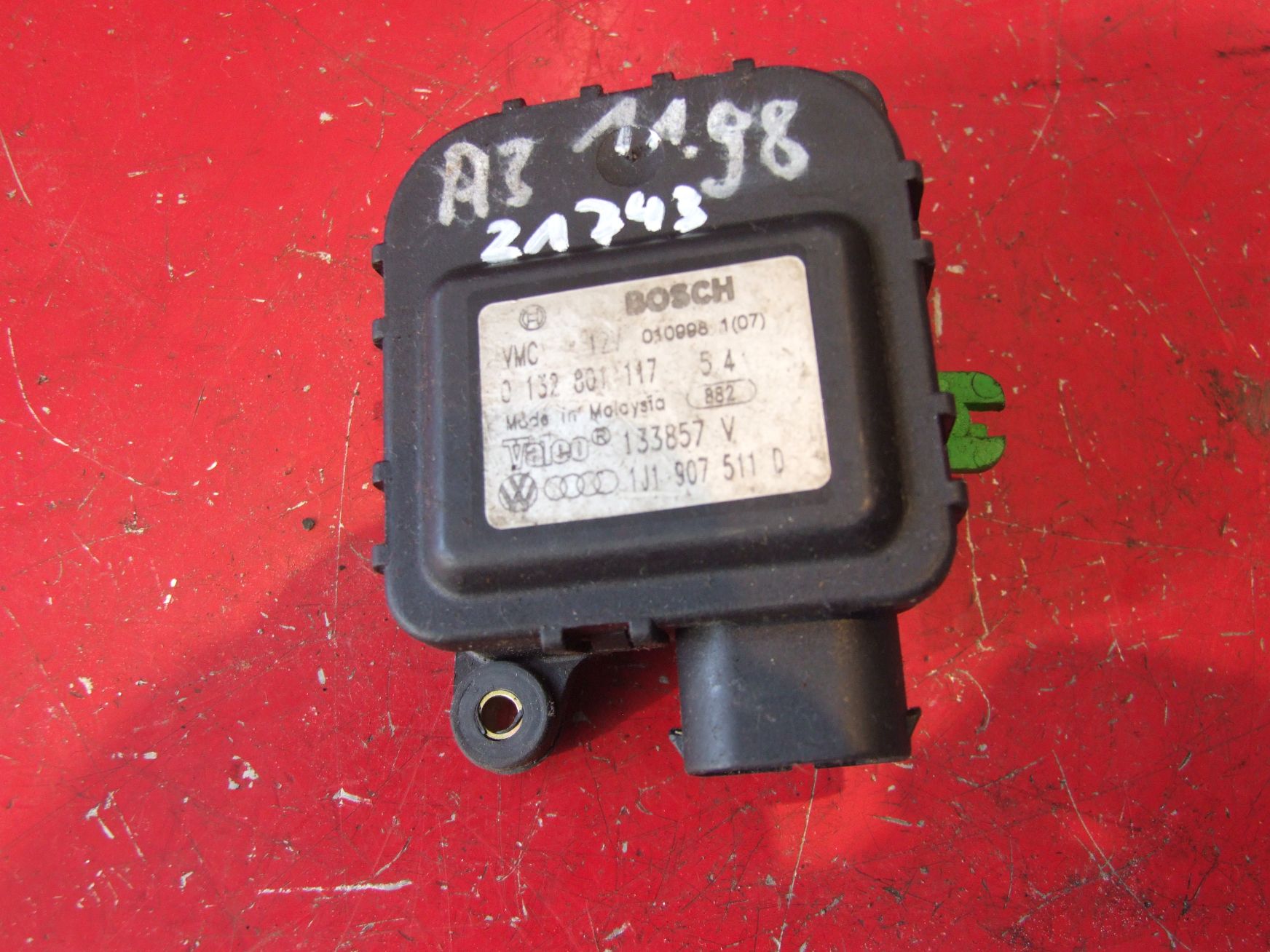 Stellmotor Heizung aus Audi A3 Bosch 0132801117 / 1J1907511D (gebraucht)