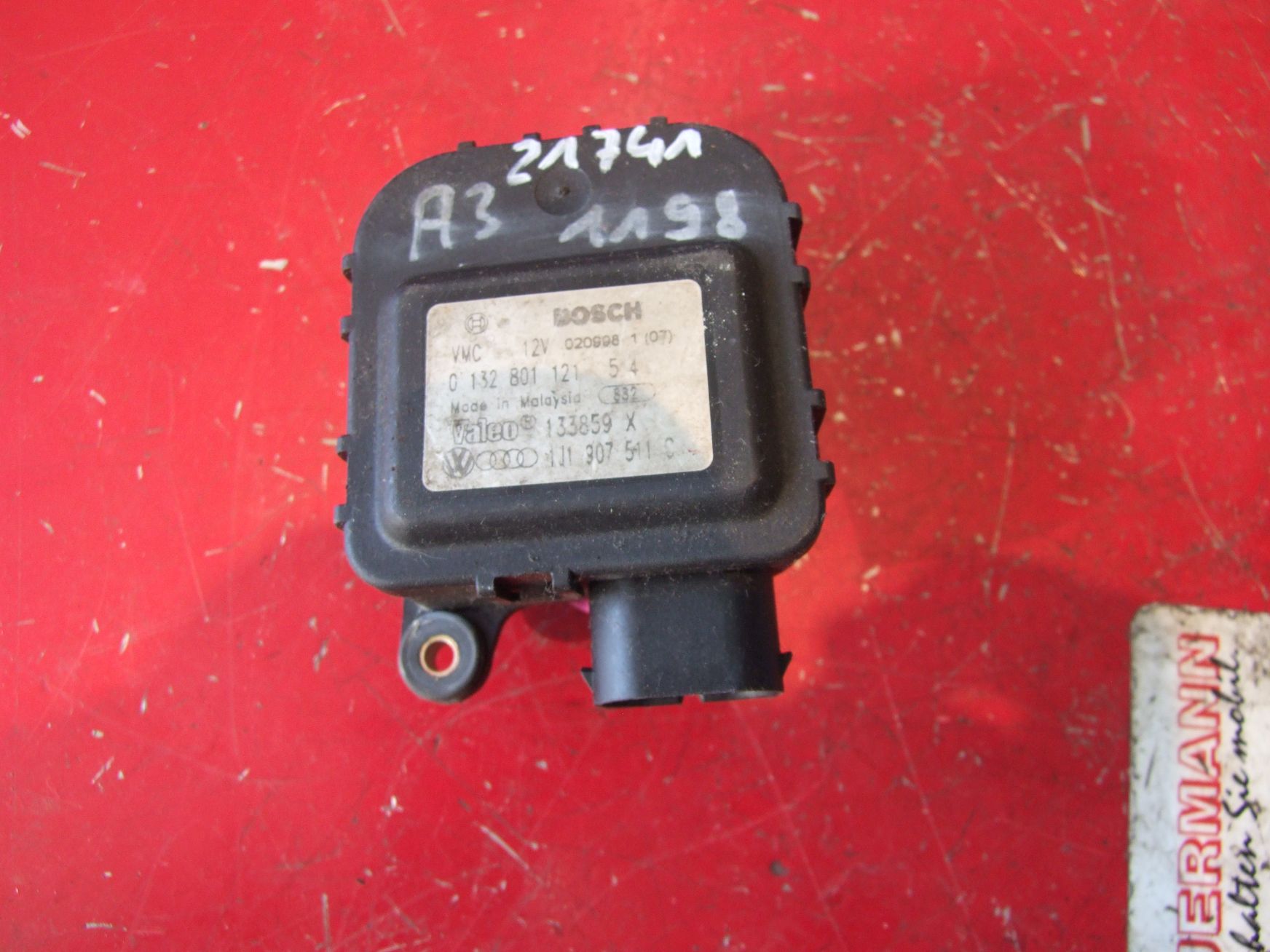 Stellmotor Heizung aus Audi A3 Bosch 0132801121 / 1J1907511C (gebraucht)
