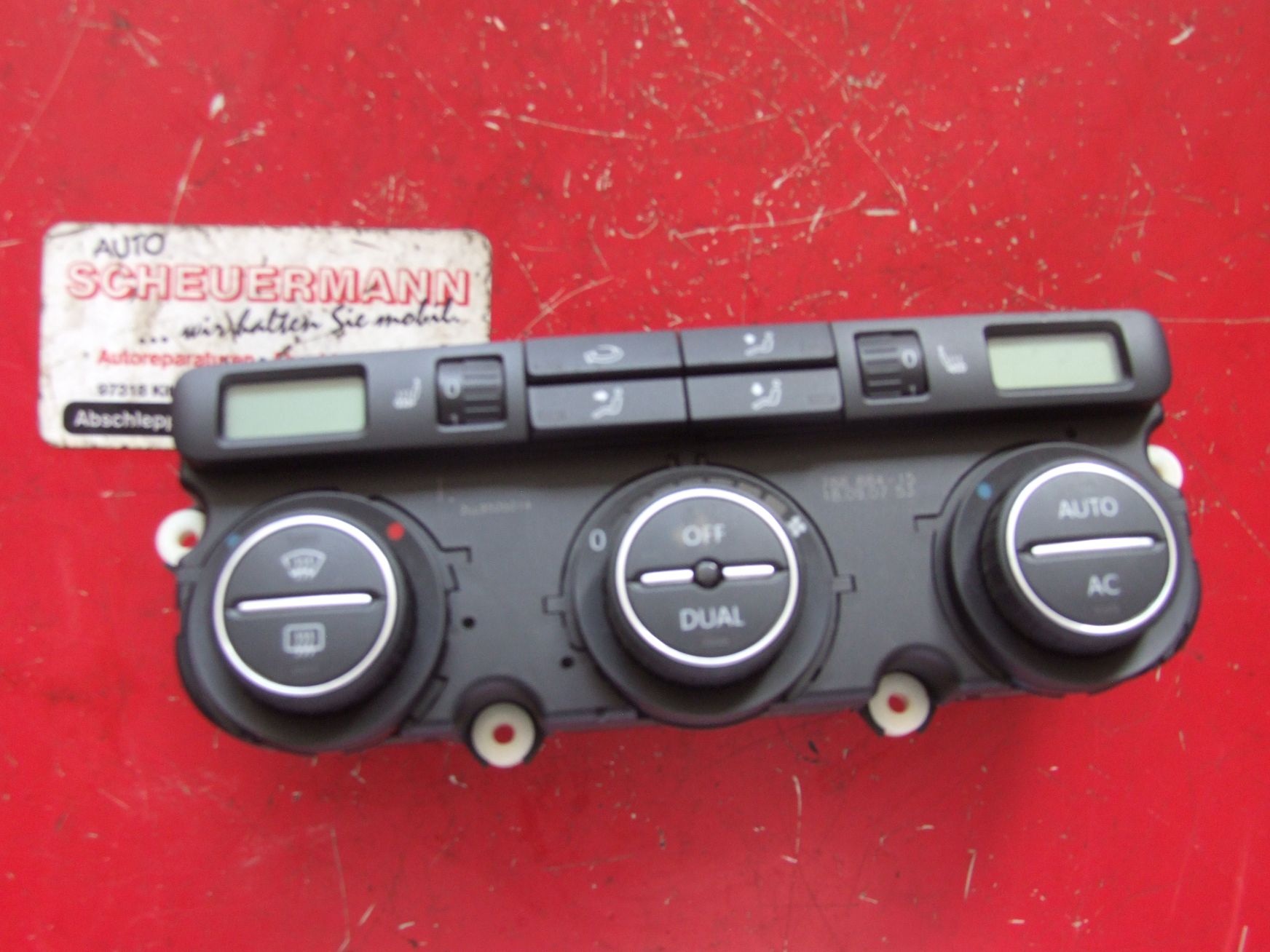Klimabedienteil aus VW Touran Hella 1K0907044DE / 5HB010106-05 (gebraucht)