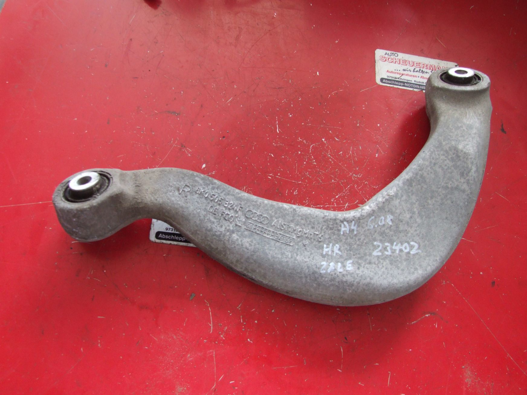 Querlenker aus Audi A4 Avant VAG / 8K0505324F (gebraucht)