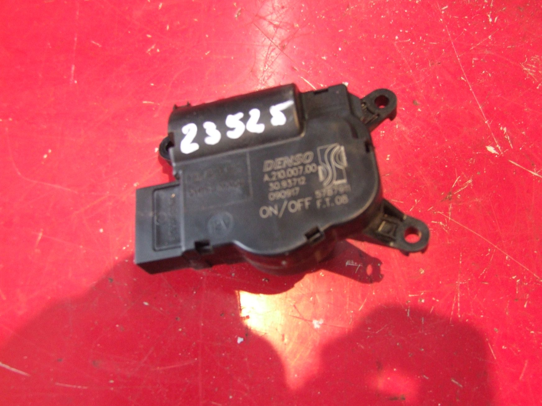 Stellmotor Heizung aus OPEL Corsa E Denso A21000700 / 3093712 (gebraucht)