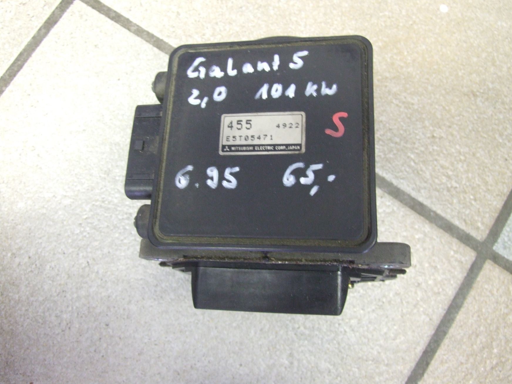 Luftmassenmesser aus Mitsubishi Galant 5 / E5T05471 (gebraucht)