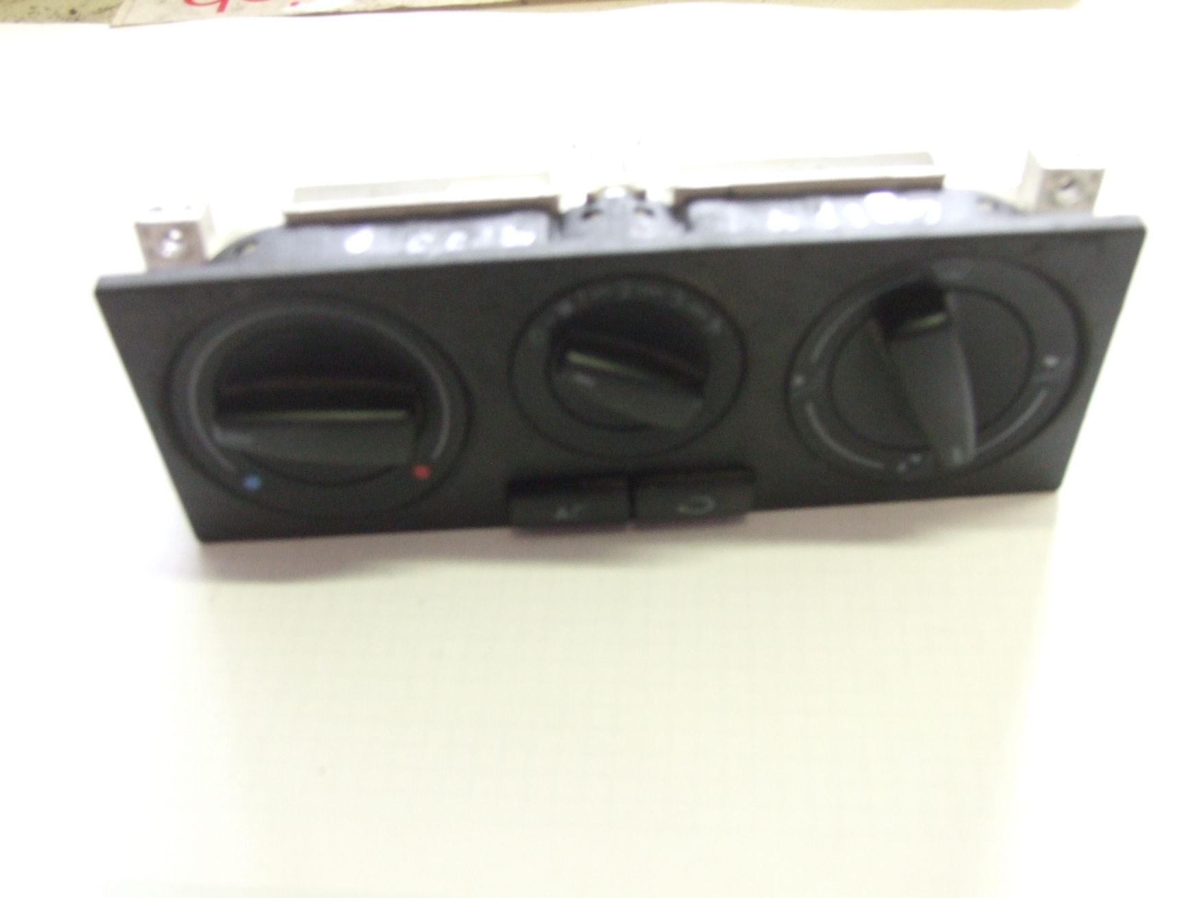 Heizungsbedienteil aus VW Golf 4 Valeo / 1J0820045F (gebraucht)
